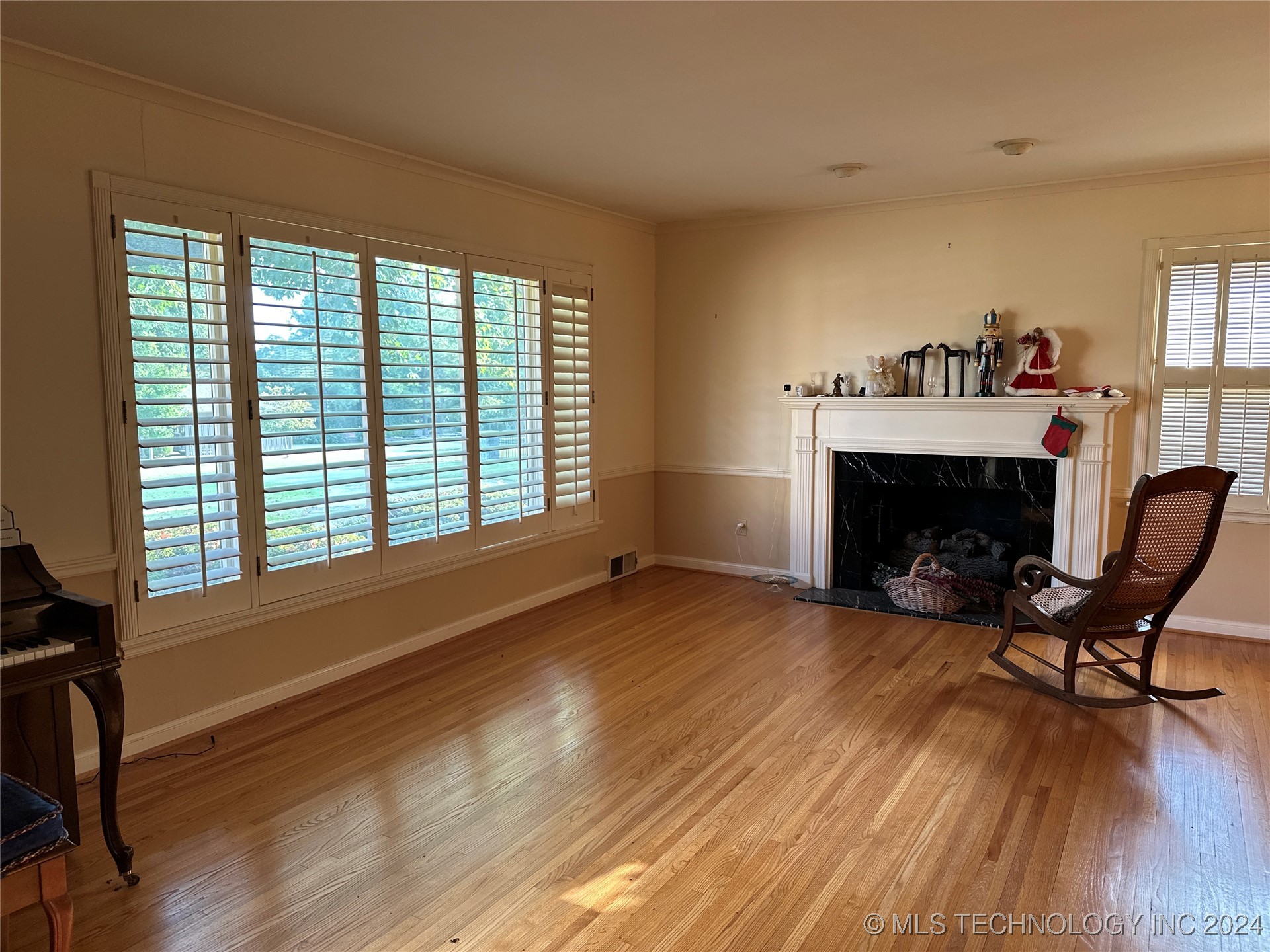 2711 E 26th Place