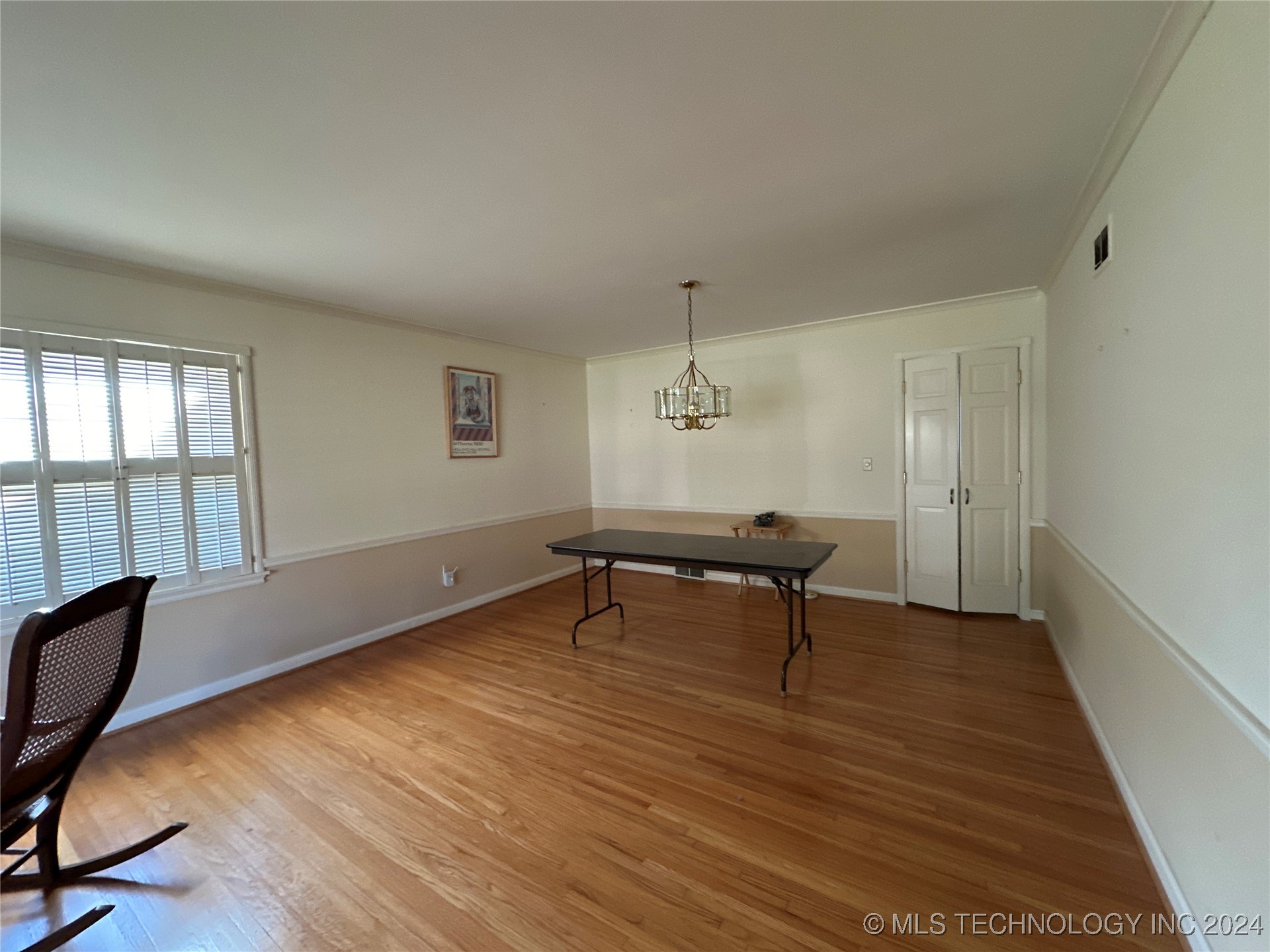 2711 E 26th Place