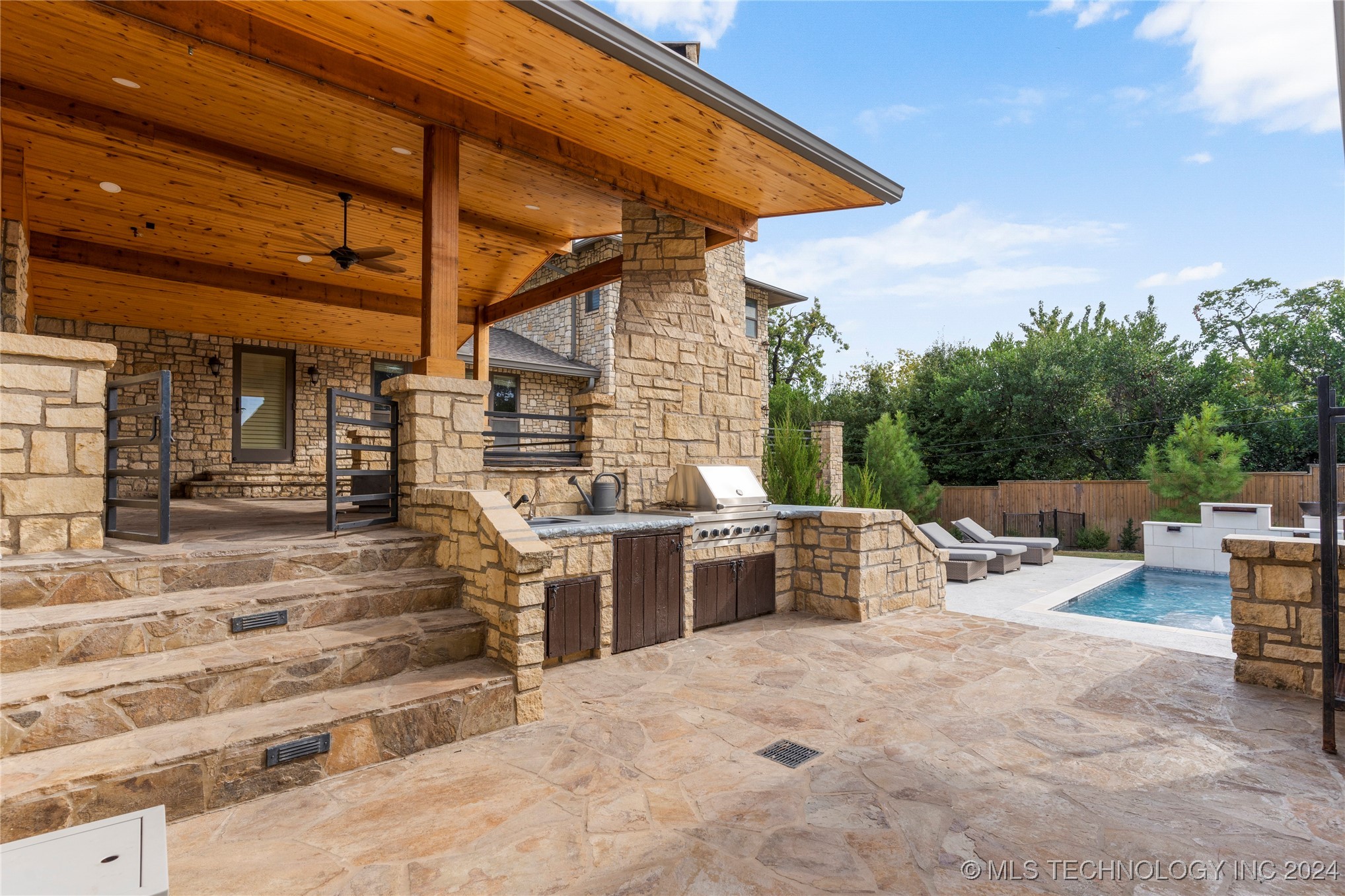 2250 E 33rd Street