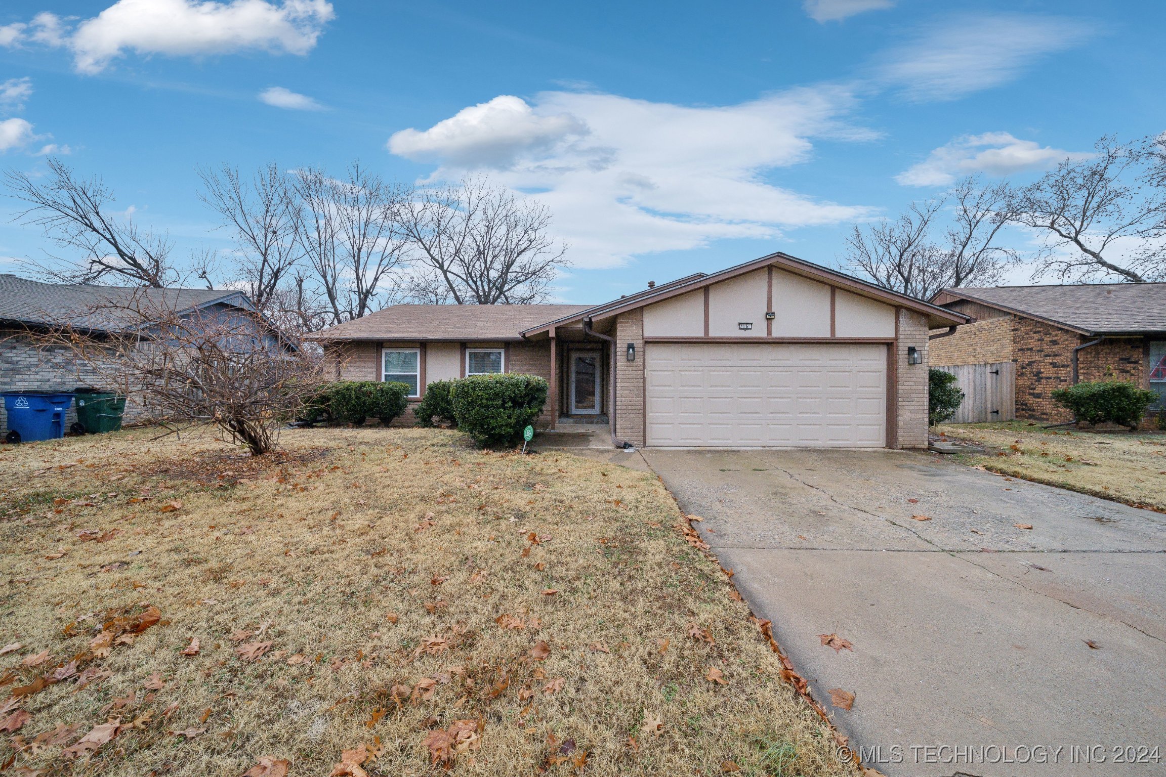 716 N Zenith Avenue