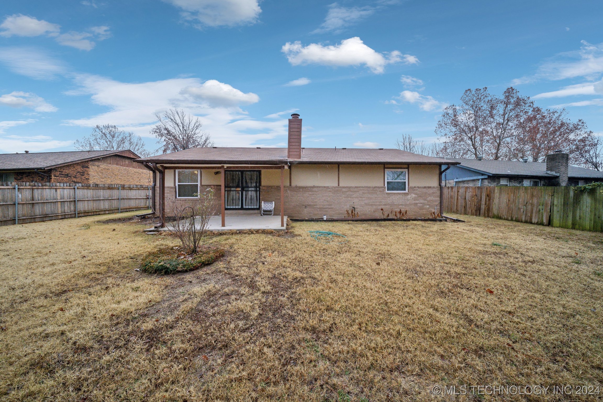 716 N Zenith Avenue