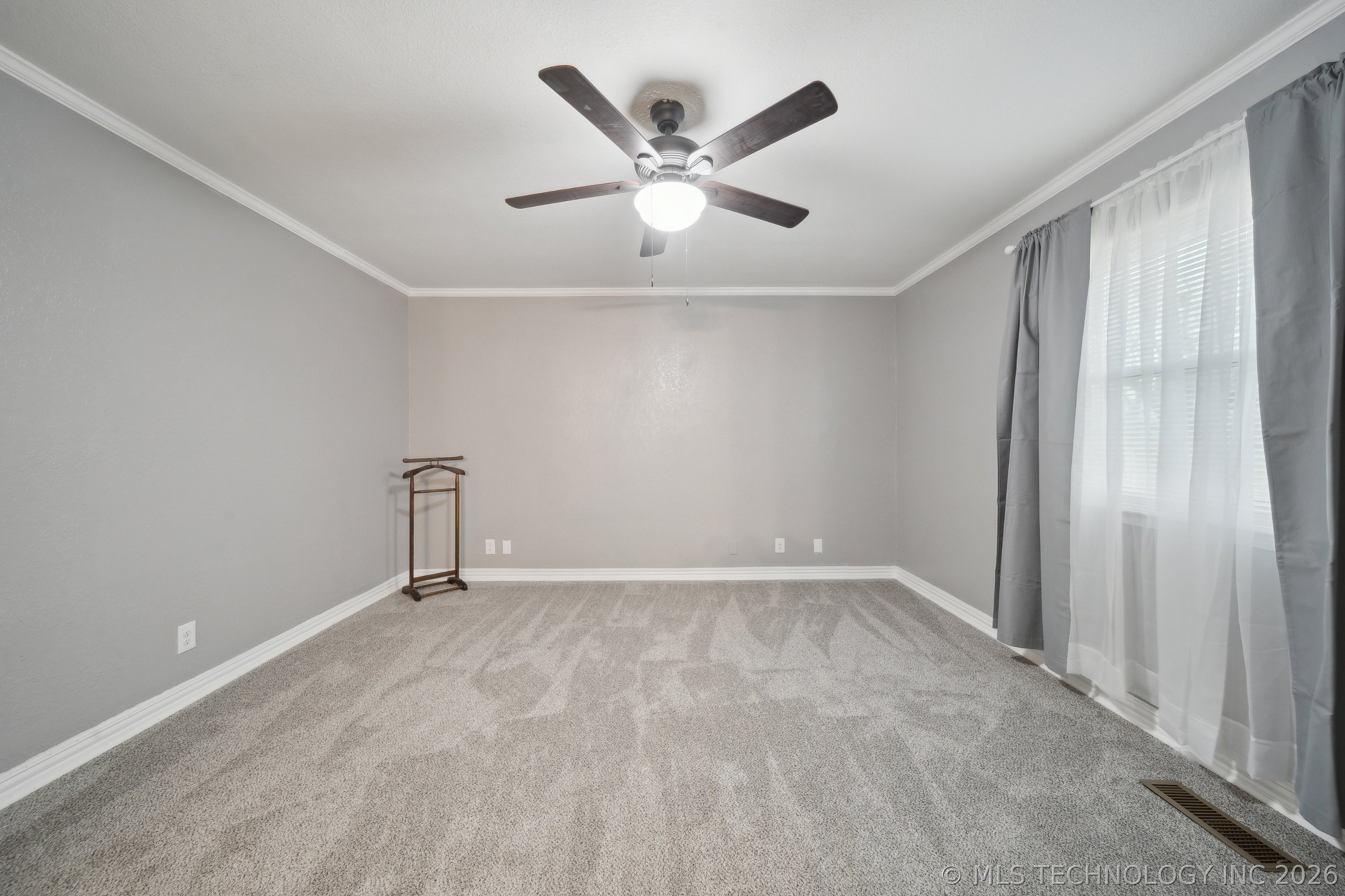 716 N Zenith Avenue