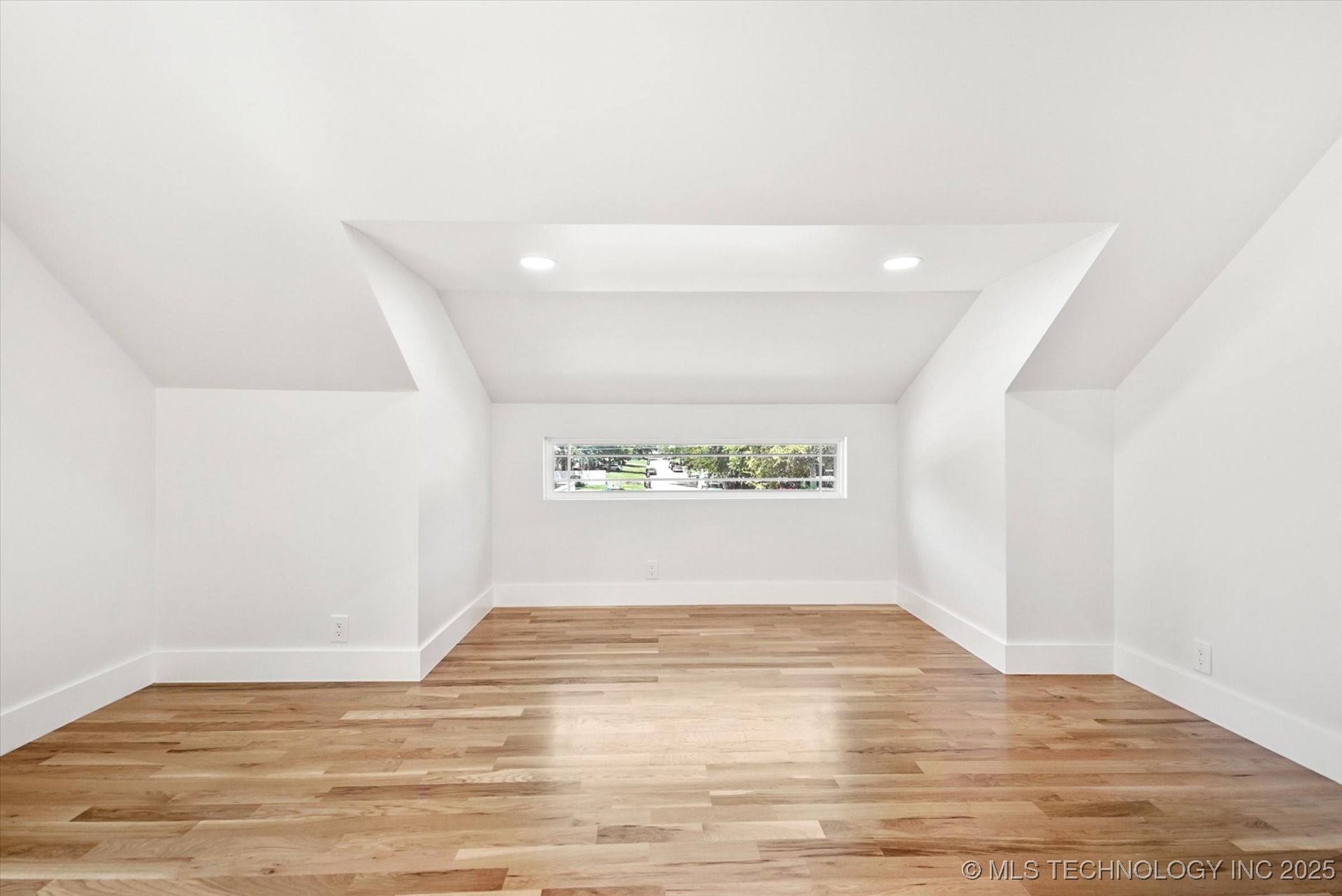 3122 E Archer Street