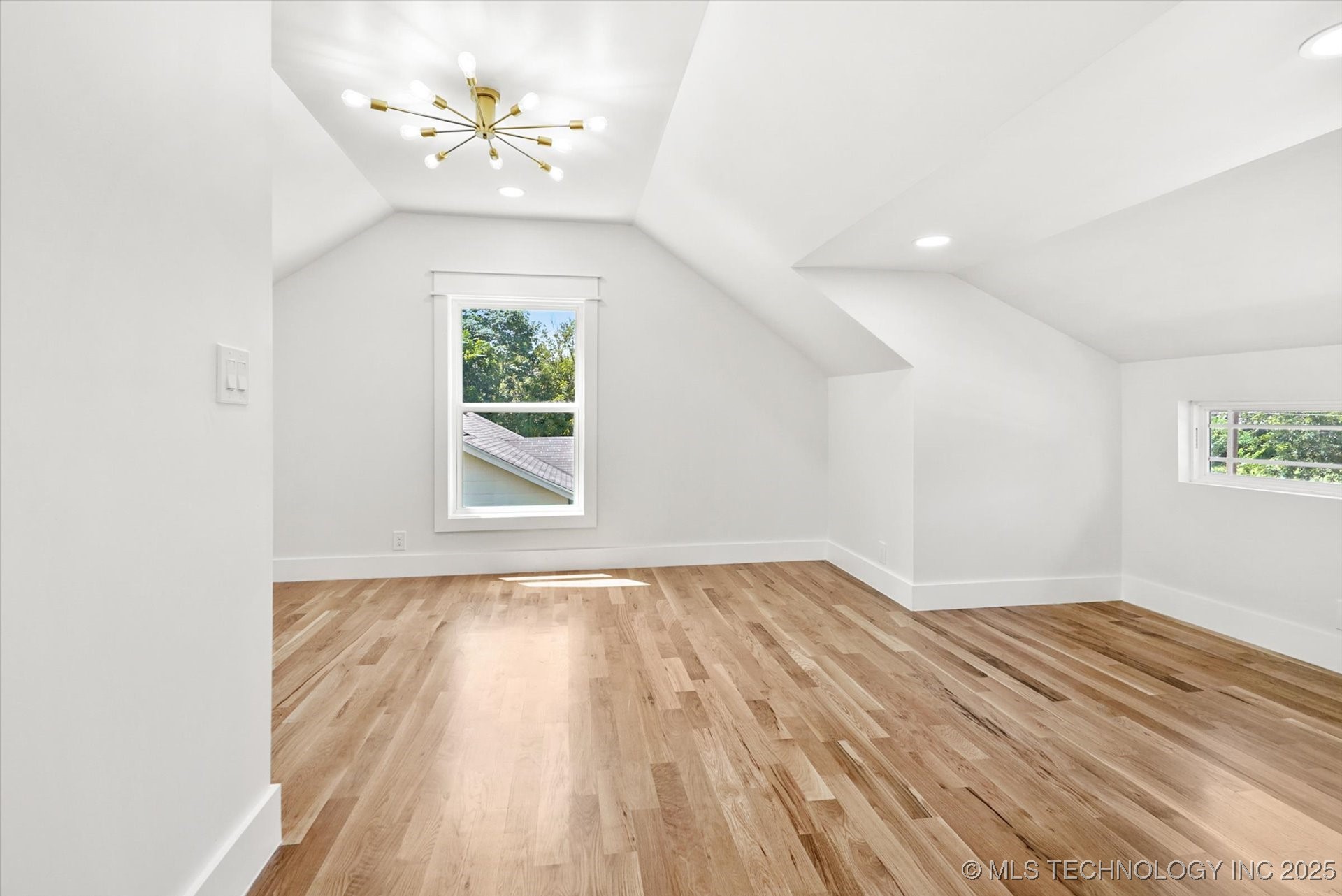 3122 E Archer Street