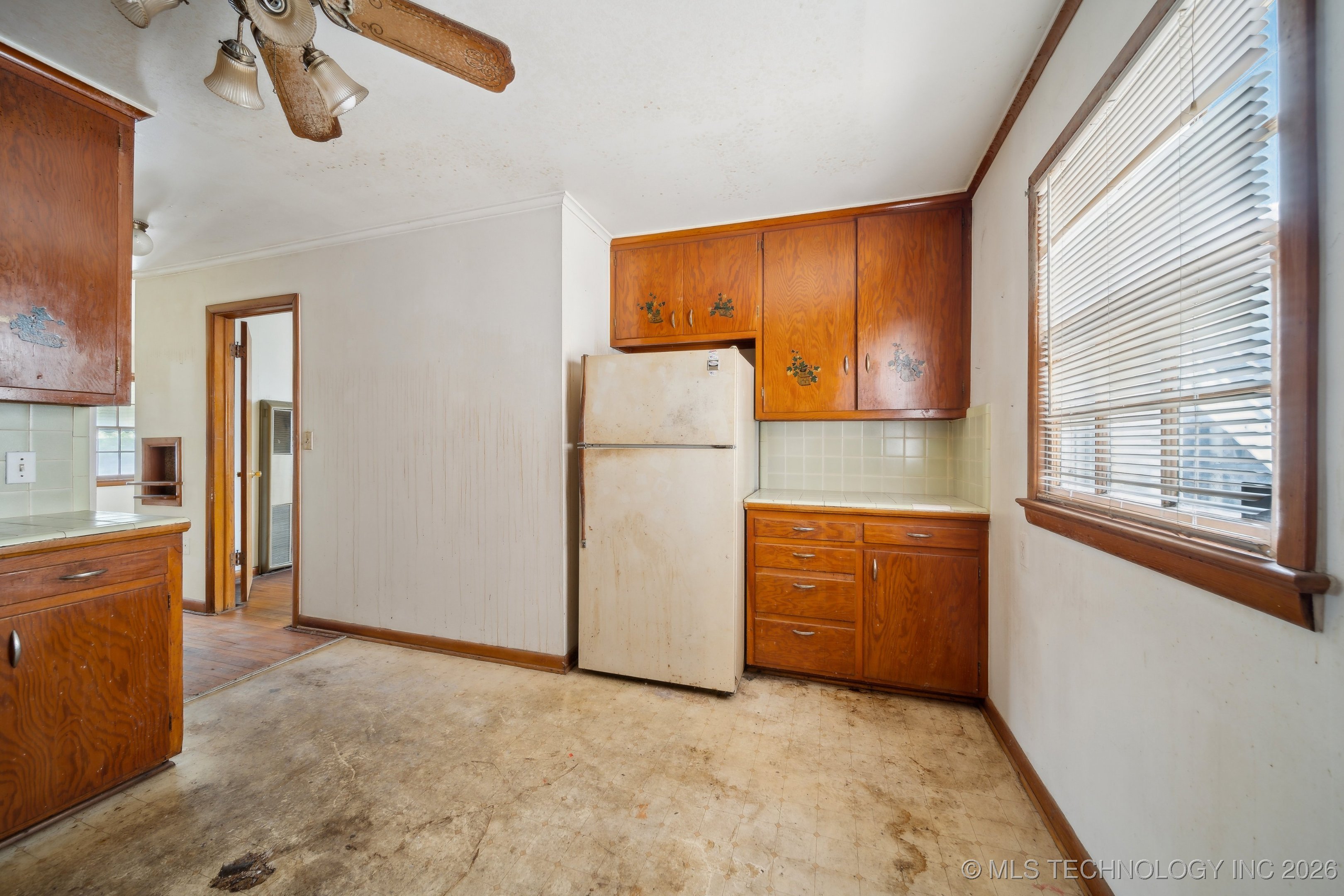 2641 E 8th Street