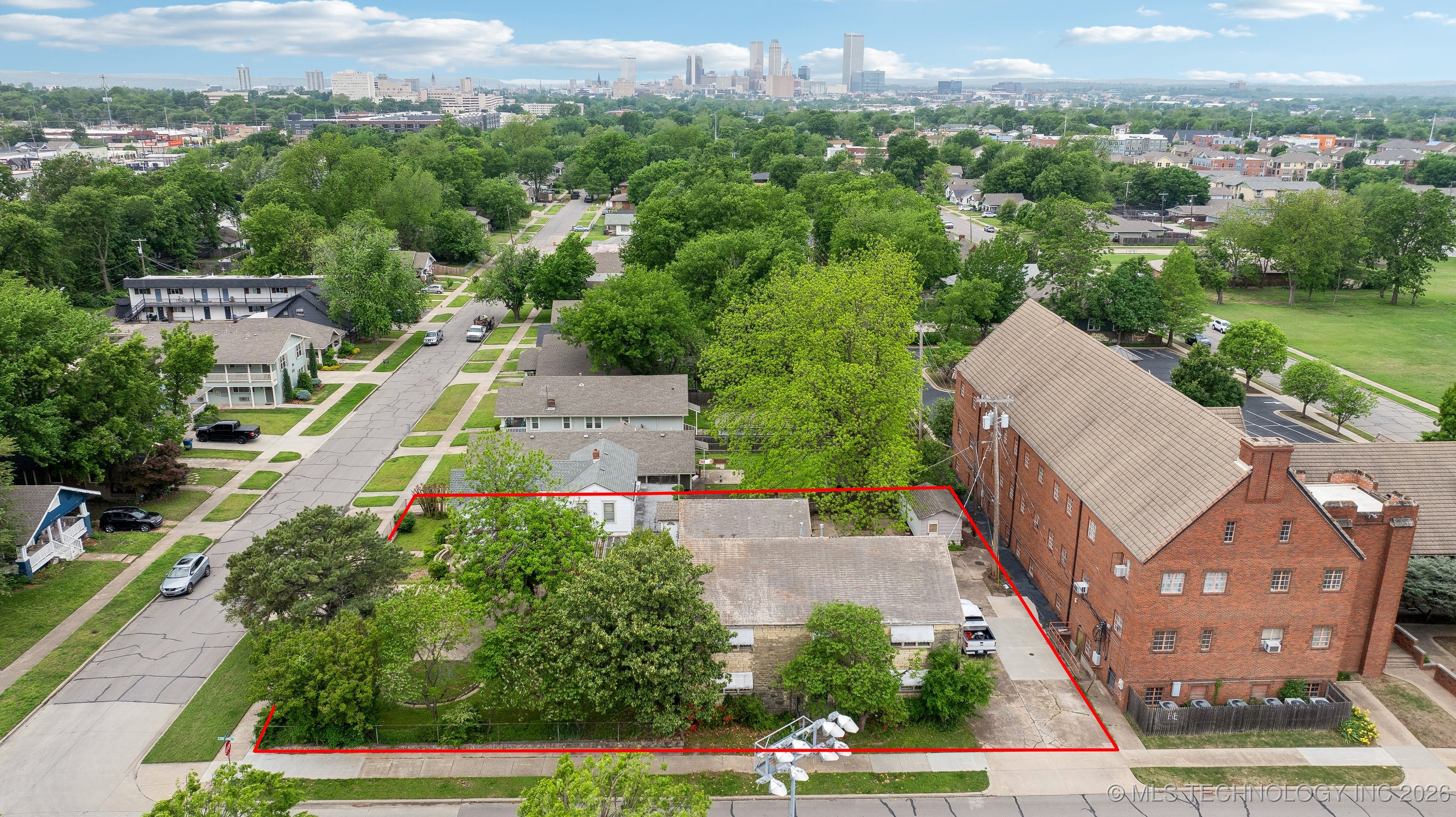 2641 E 8th Street