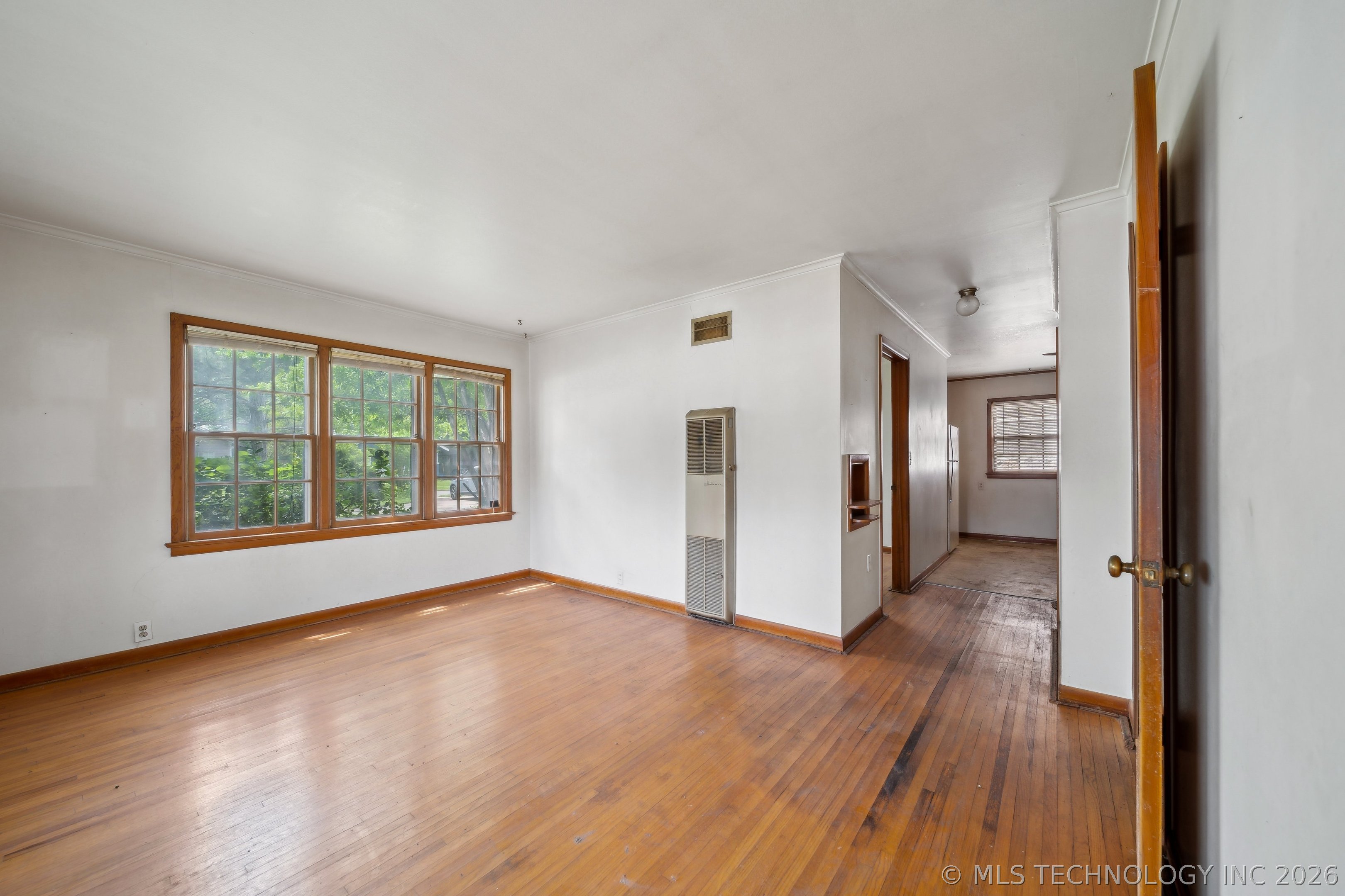2641 E 8th Street