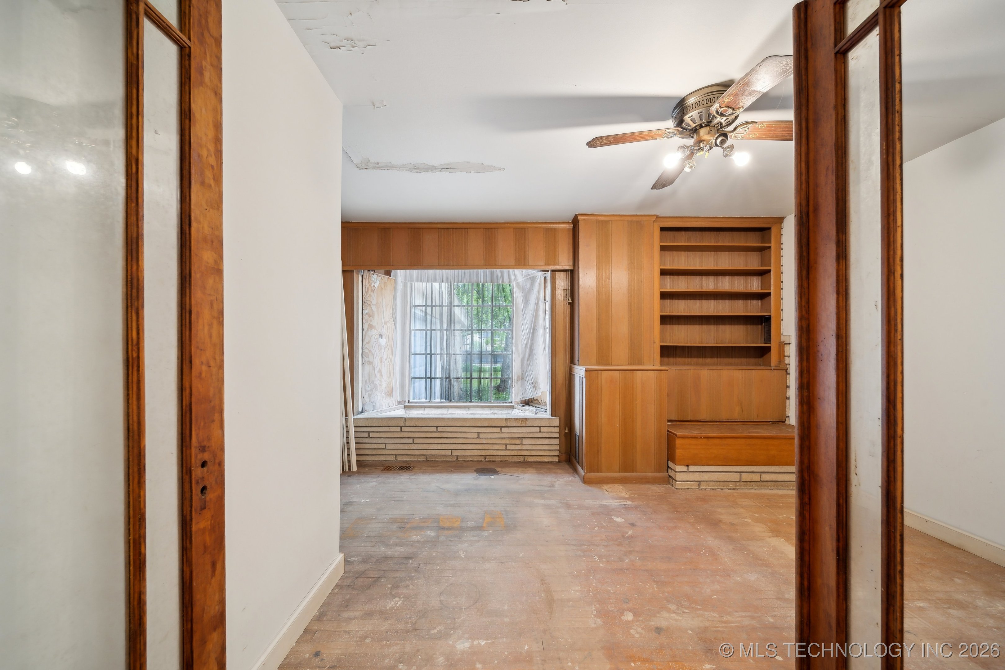 2641 E 8th Street