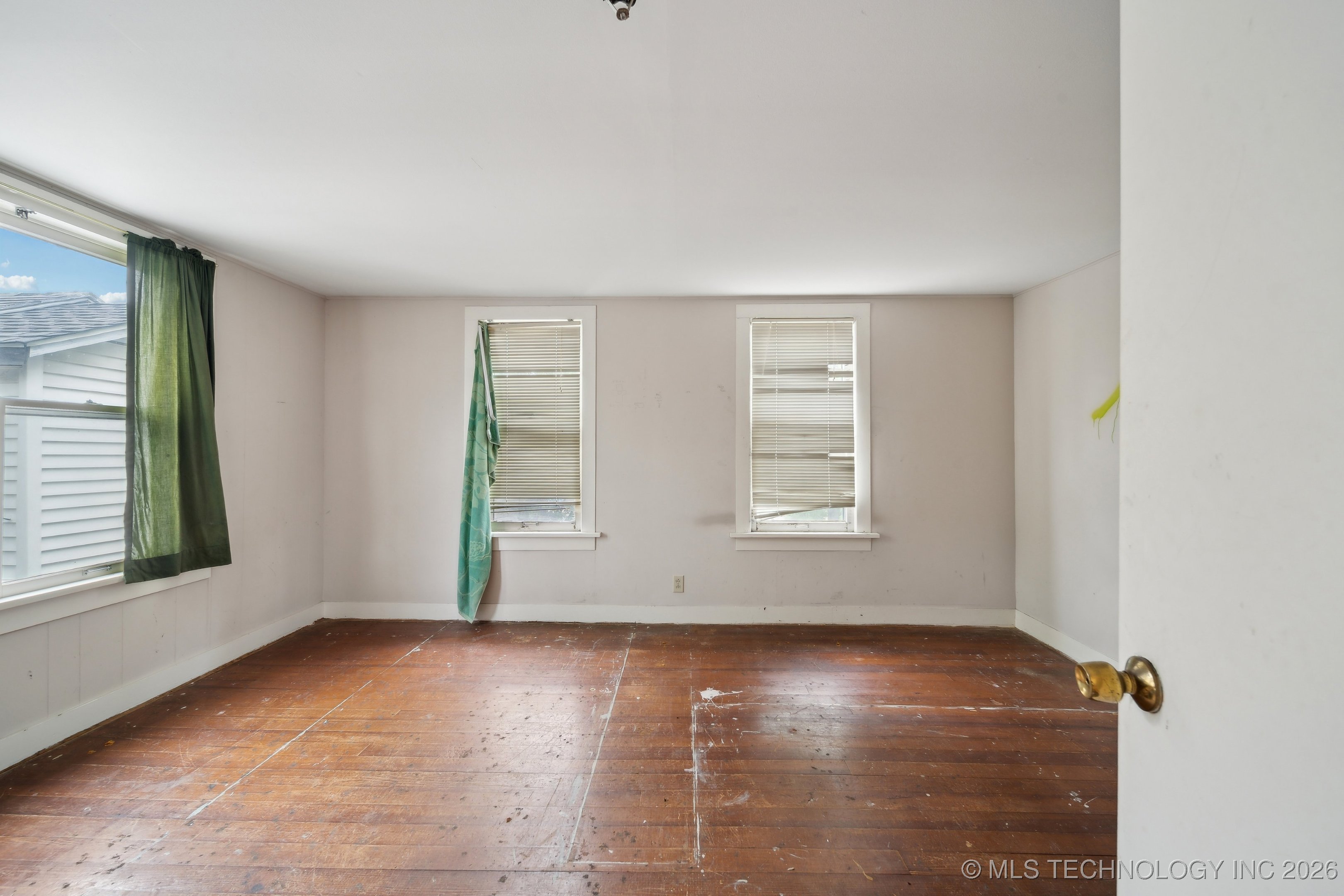 2641 E 8th Street