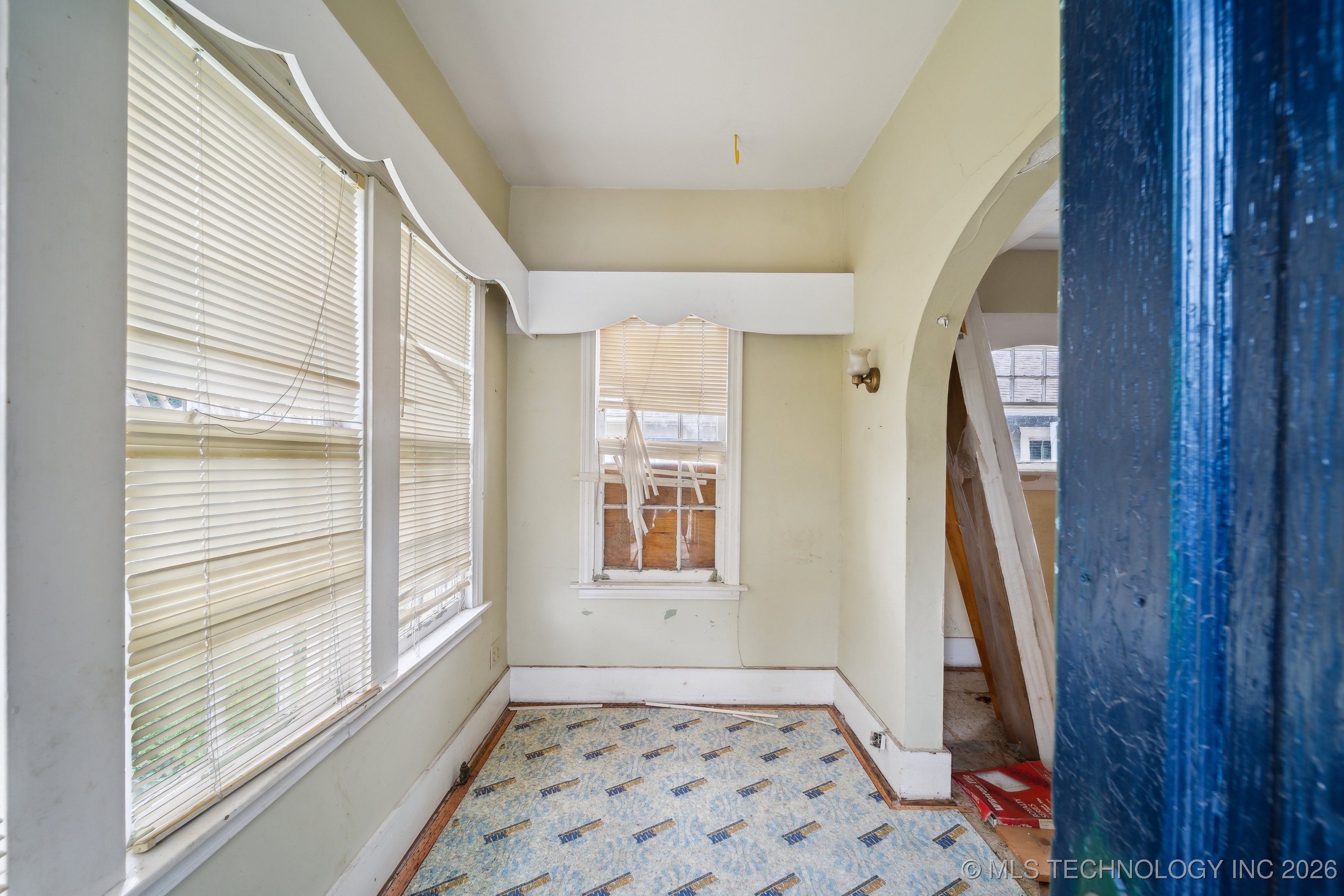 2641 E 8th Street