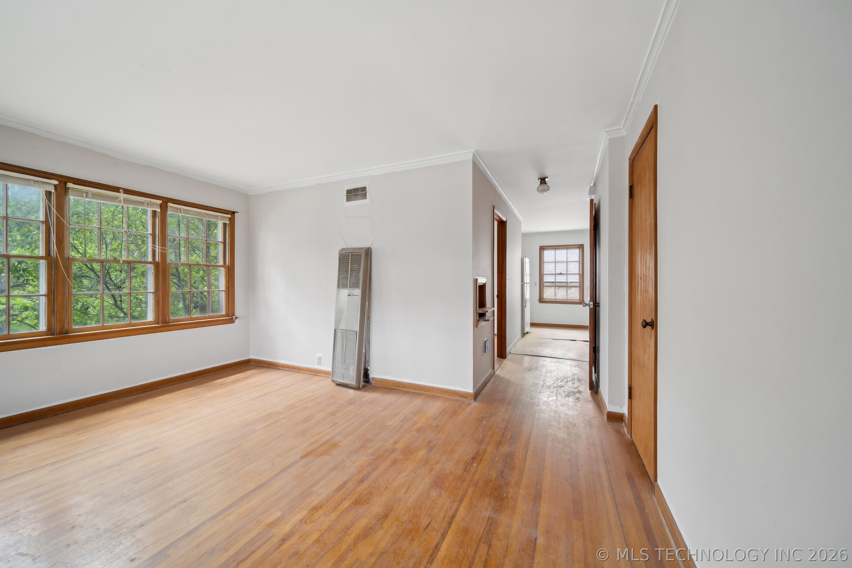 2641 E 8th Street