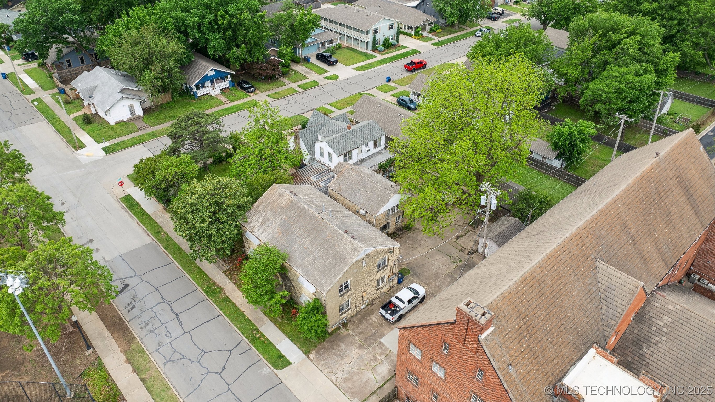 2641 E 8th Street
