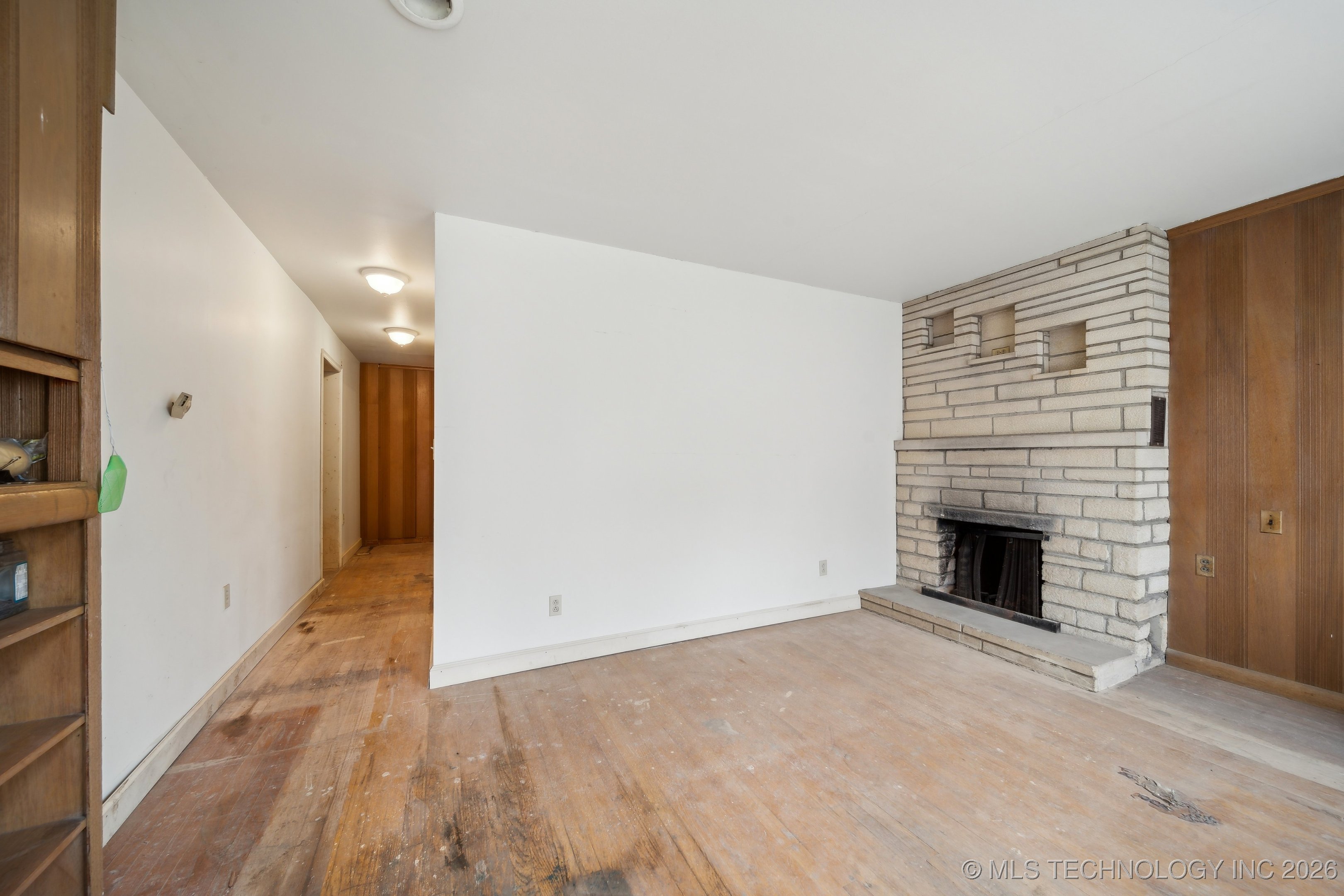 2641 E 8th Street
