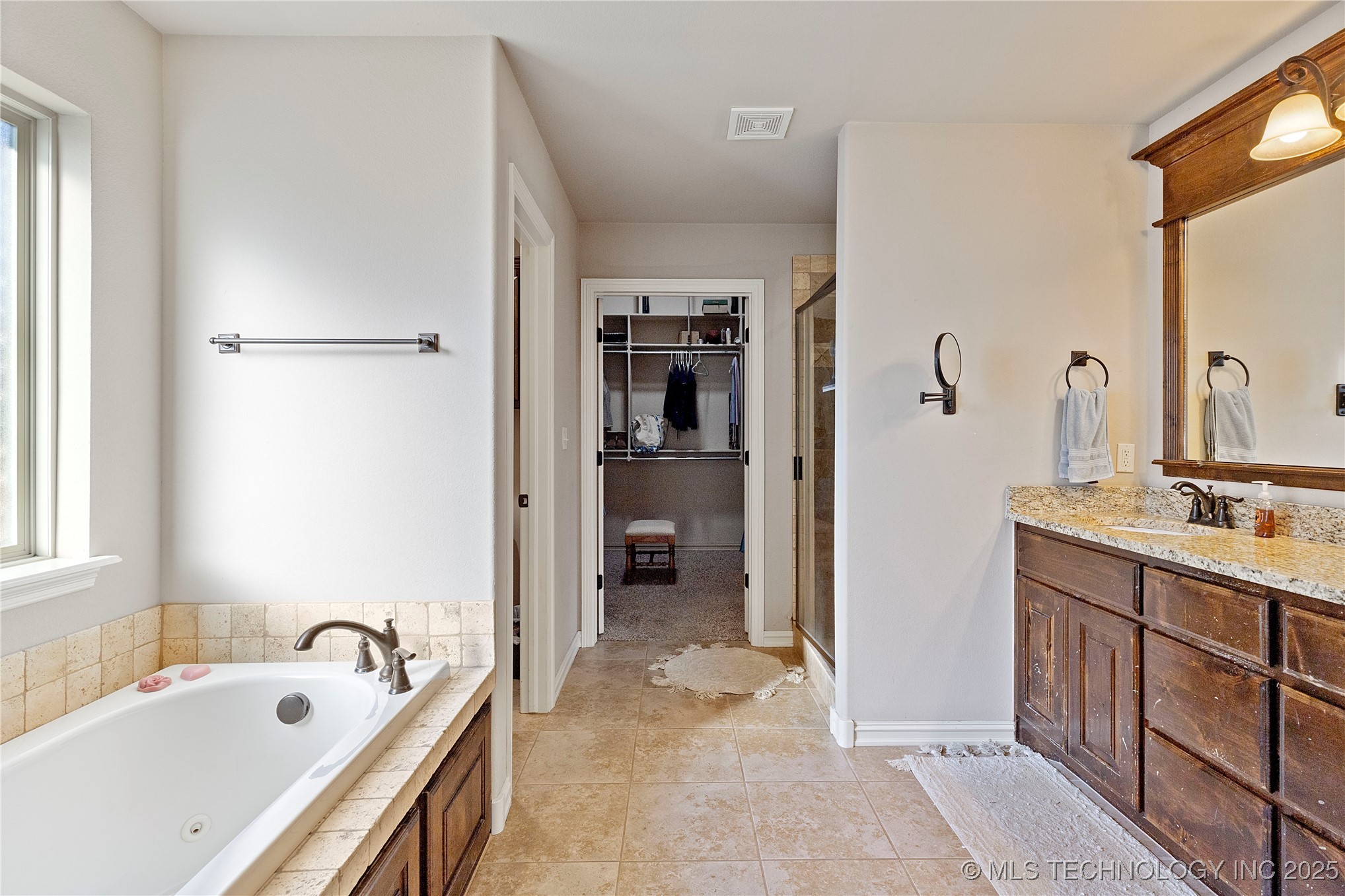 2418 S 16th Court