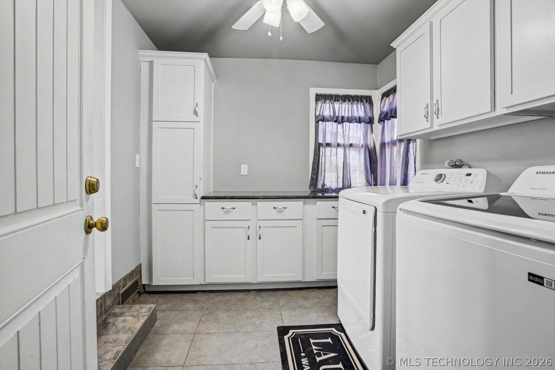4322 E 4th Place