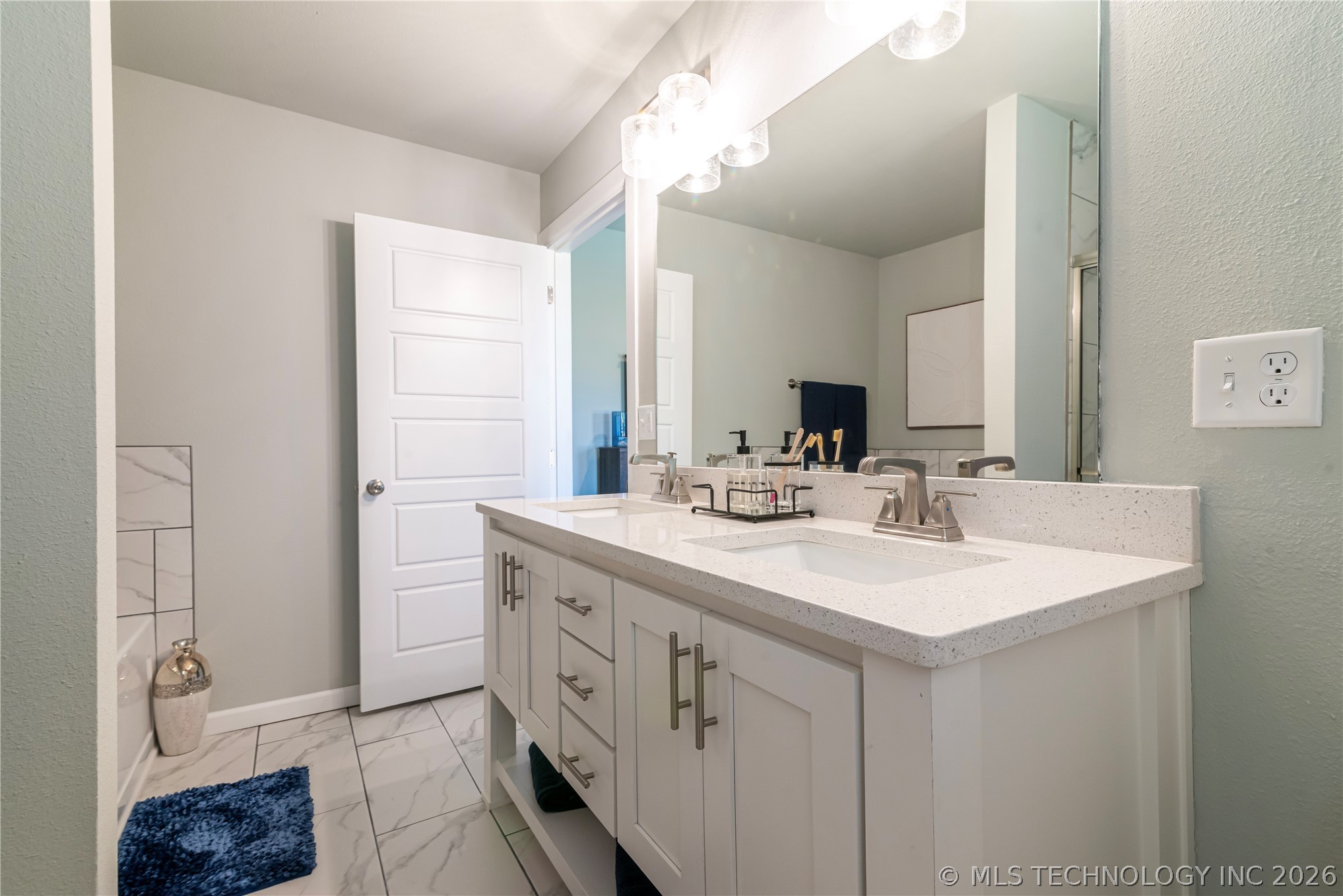 15203 E 40th Place S
