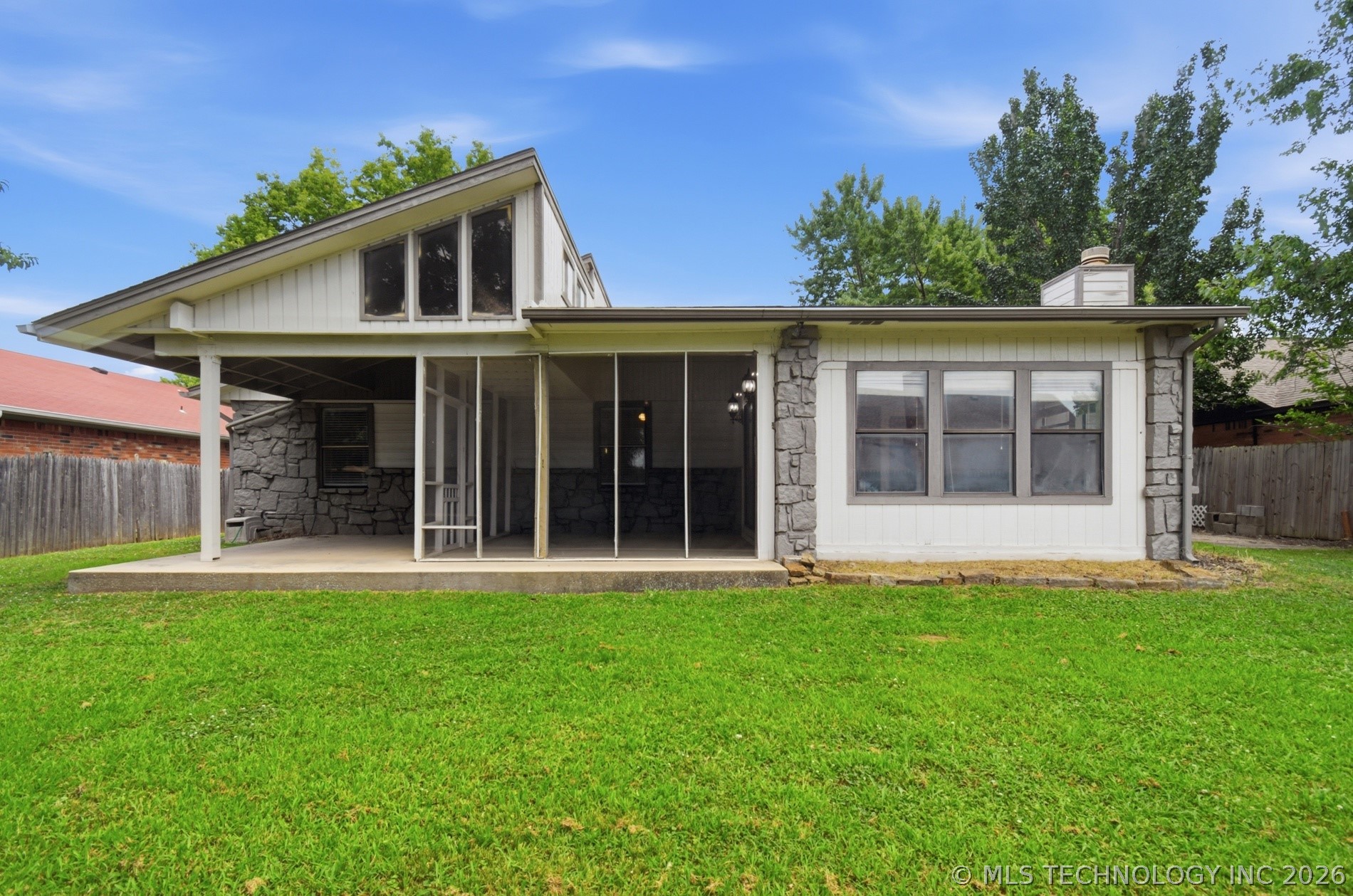 2633 W Dallas Street