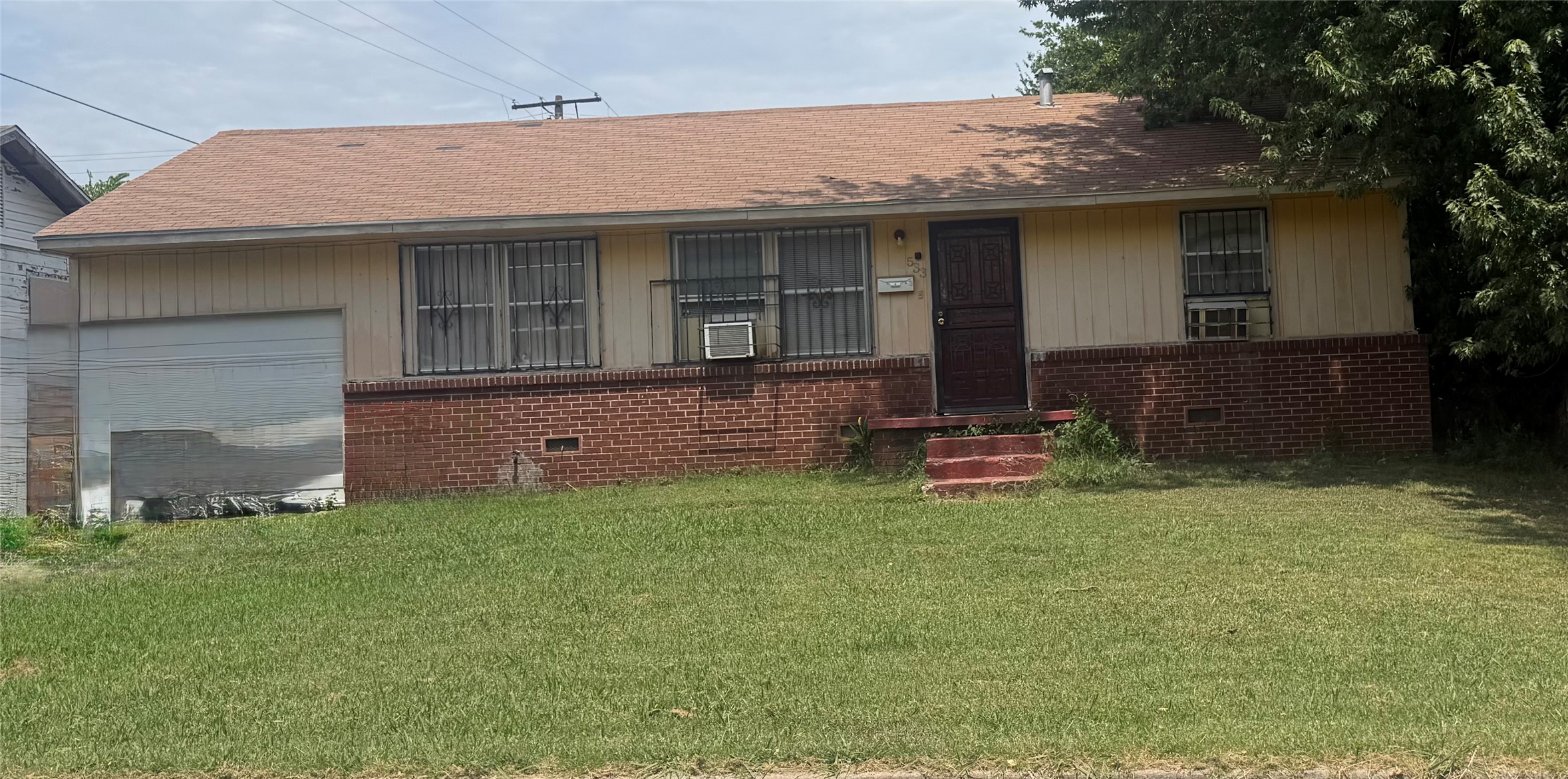 533 E 48th Place North