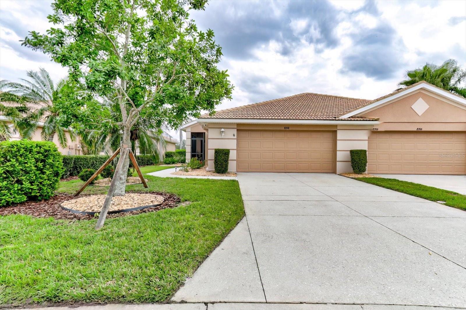 8210 EAGLE ISLES PL