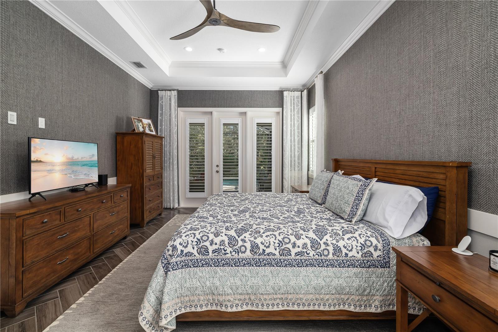 833 HONEYFLOWER LOOP