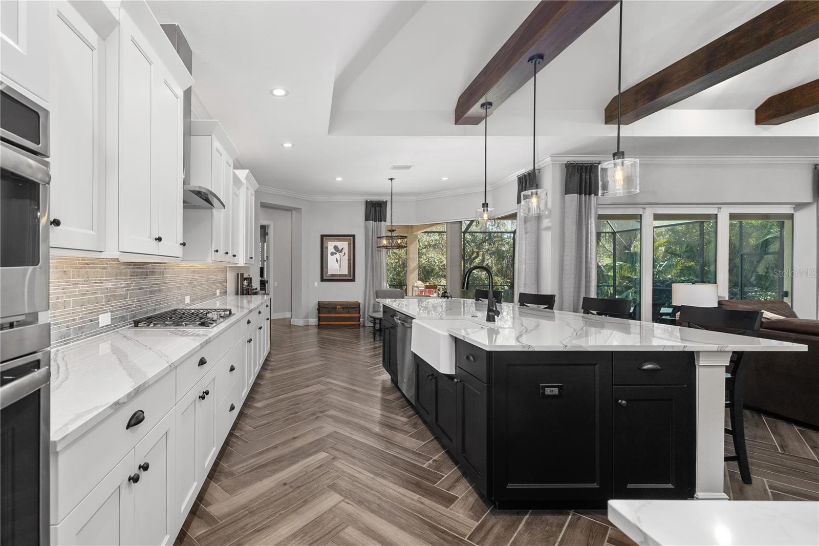 833 HONEYFLOWER LOOP