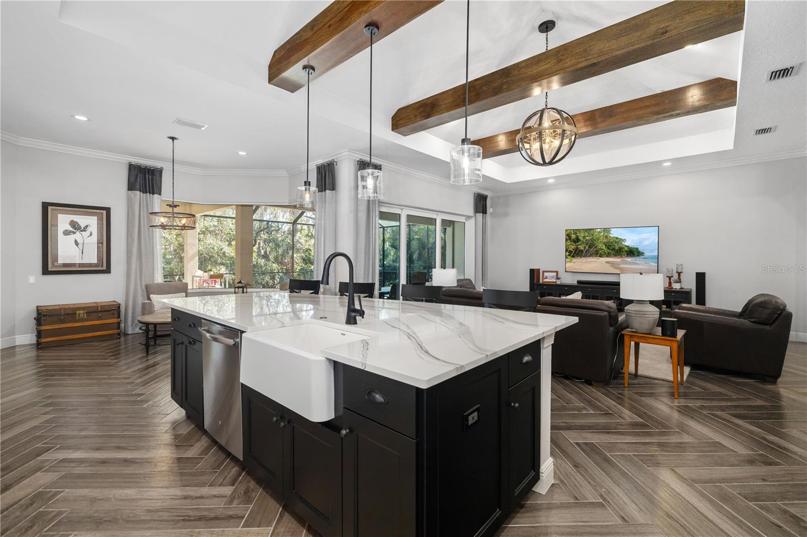 833 HONEYFLOWER LOOP