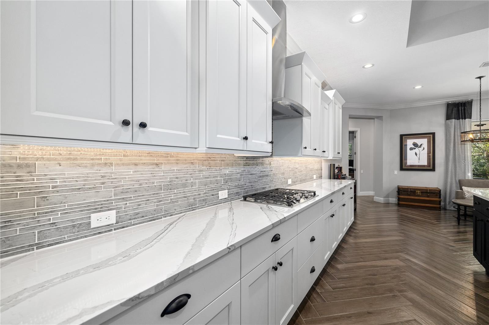 833 HONEYFLOWER LOOP