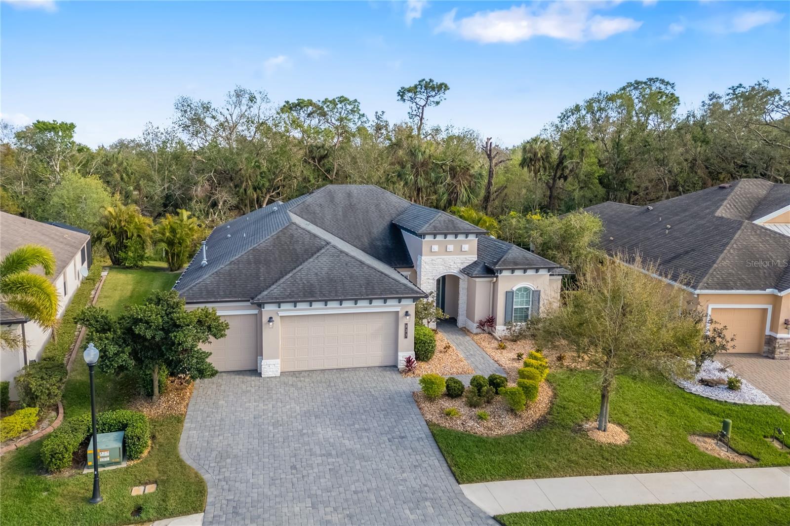 833 HONEYFLOWER LOOP