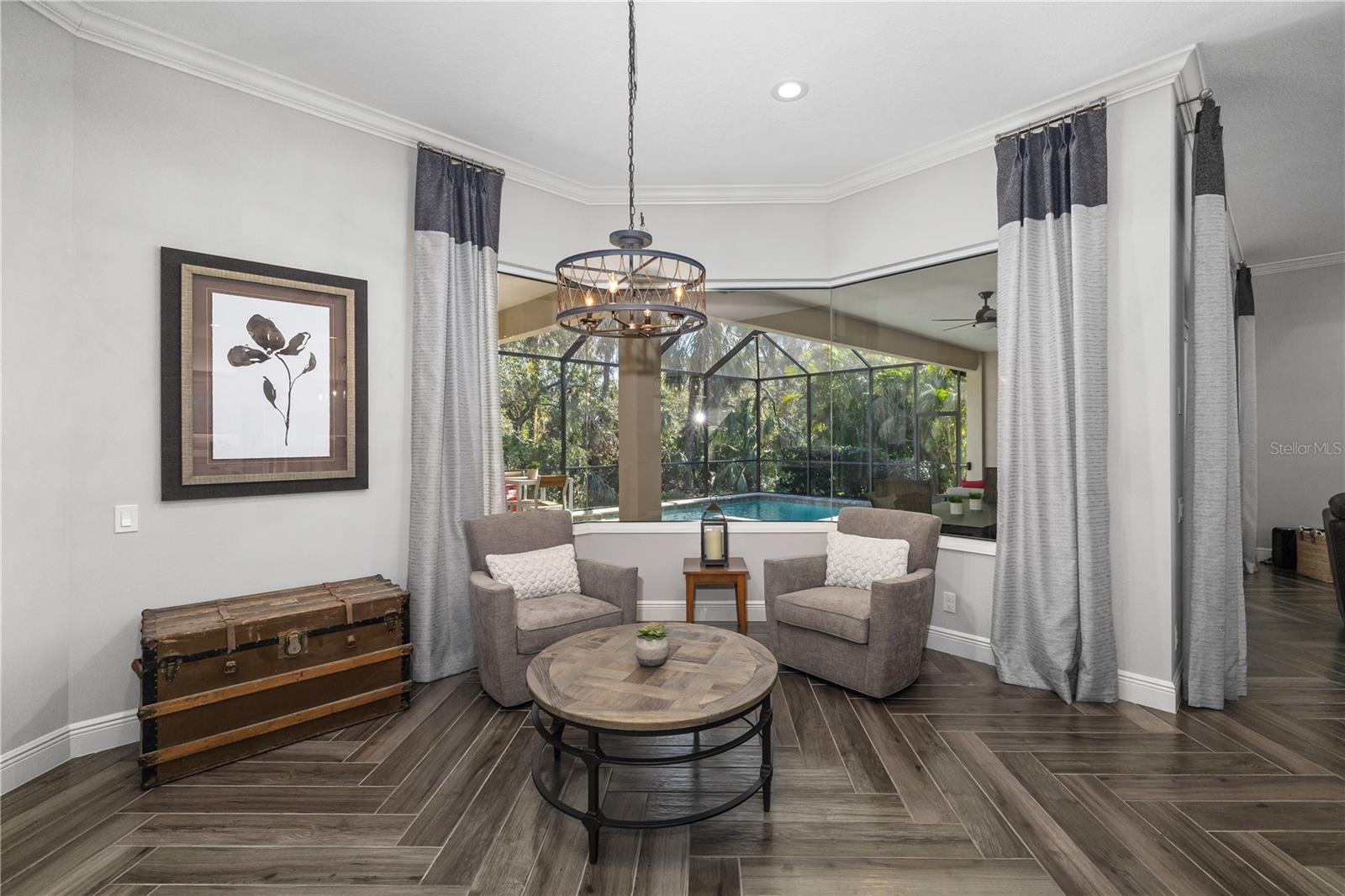 833 HONEYFLOWER LOOP