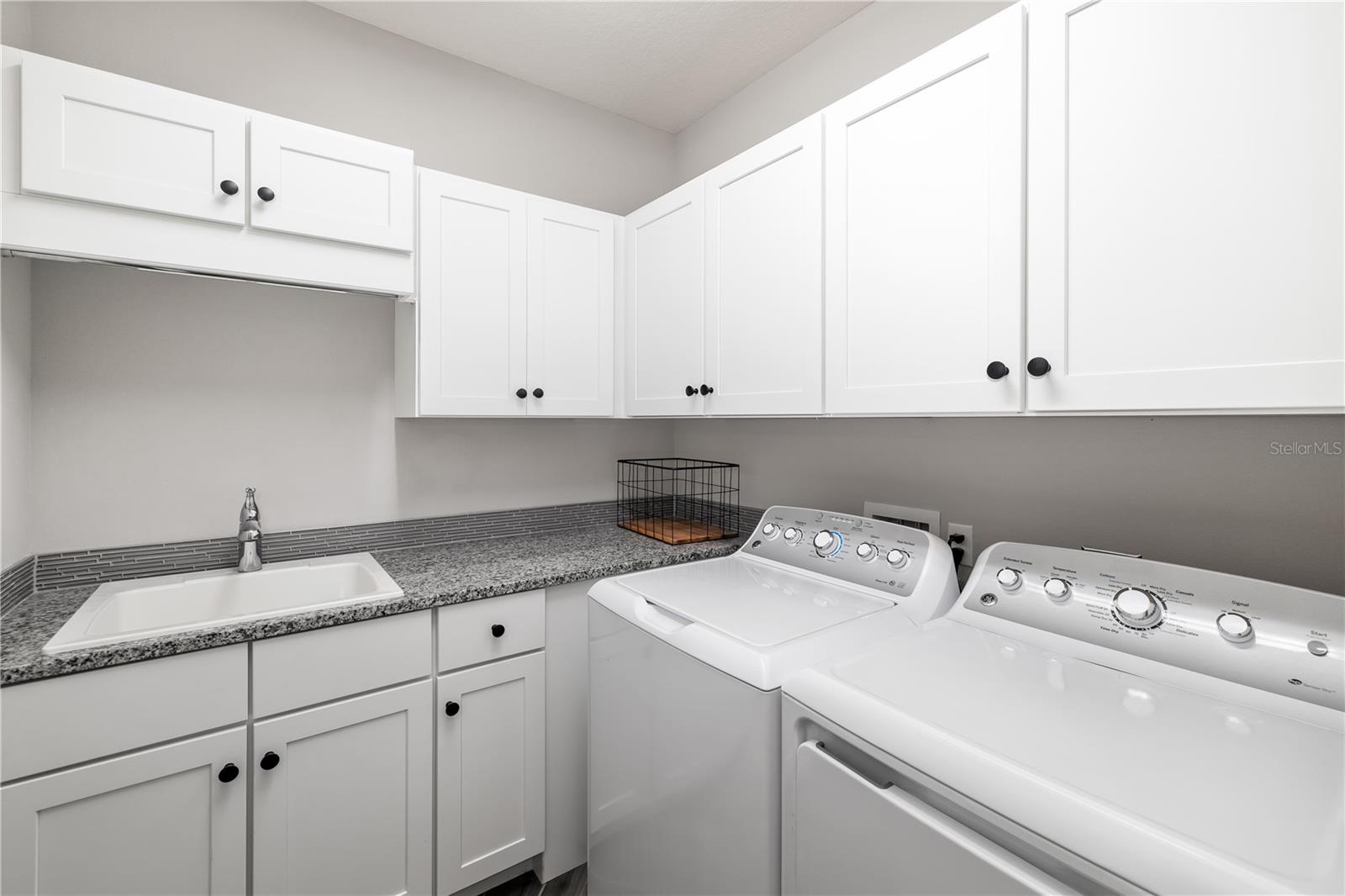 833 HONEYFLOWER LOOP