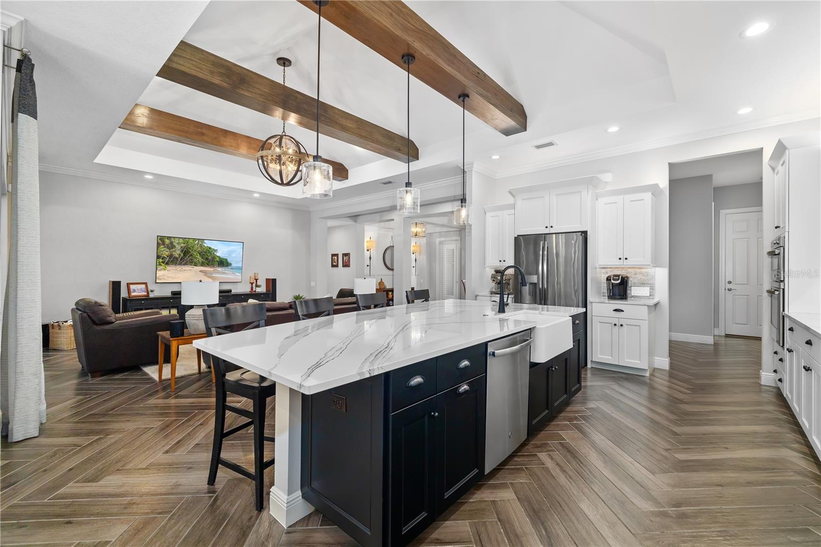 833 HONEYFLOWER LOOP
