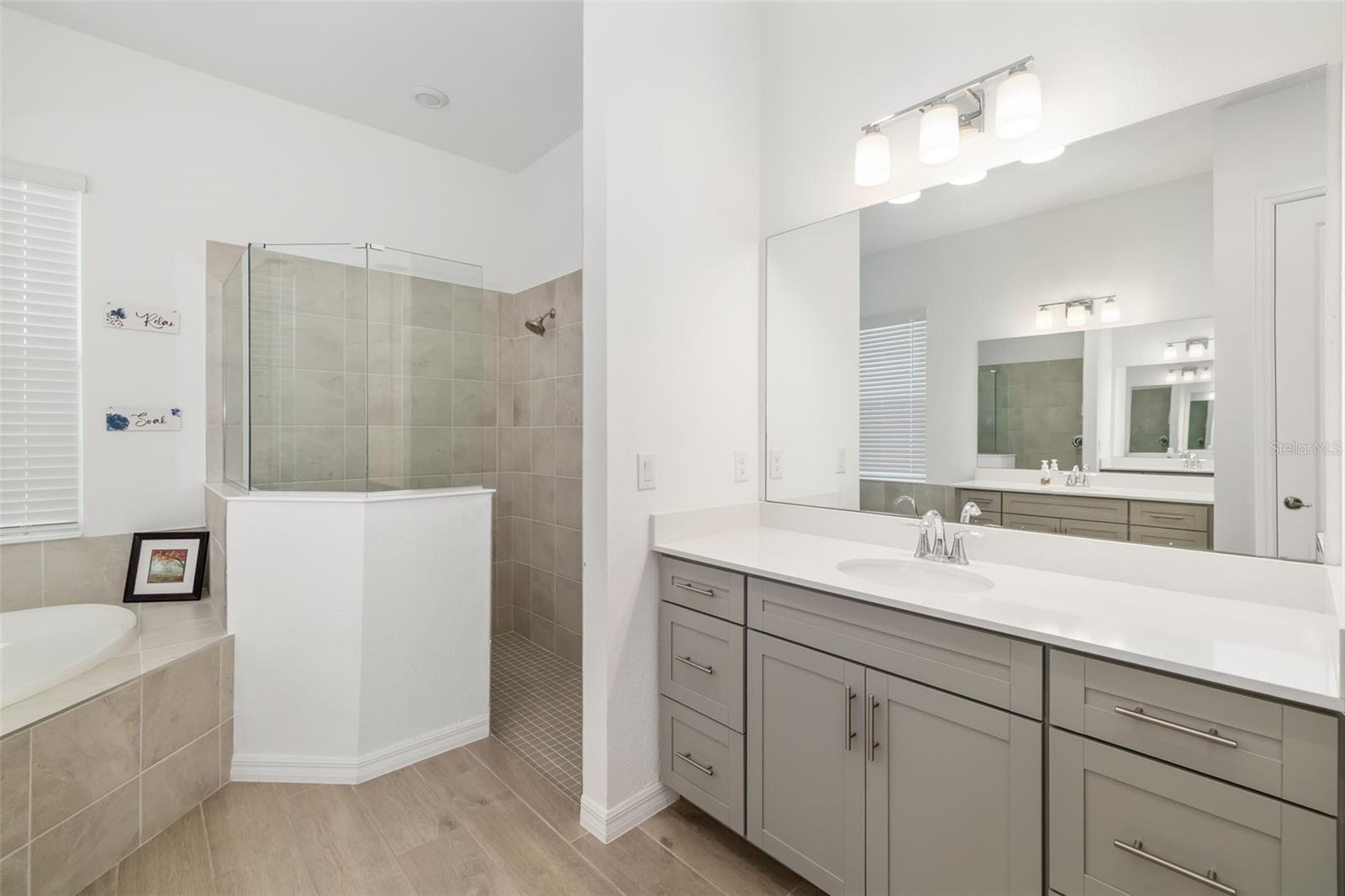 12557 GALAPAGOS CT