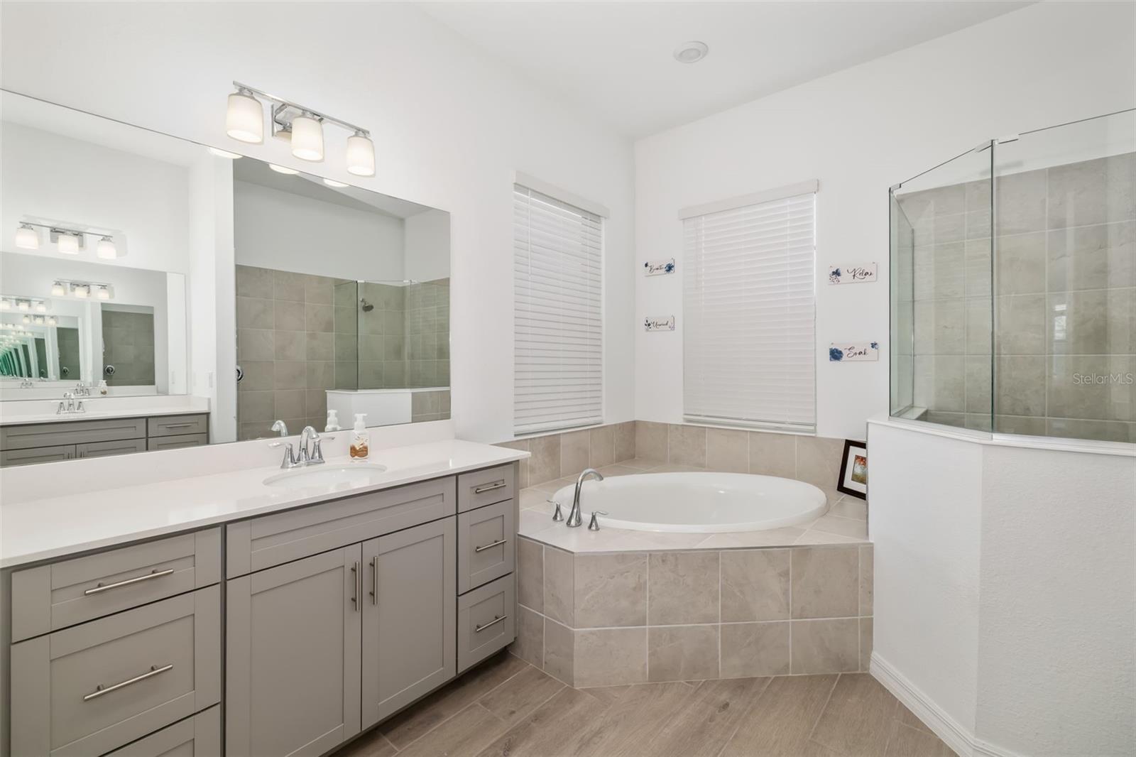 12557 GALAPAGOS CT