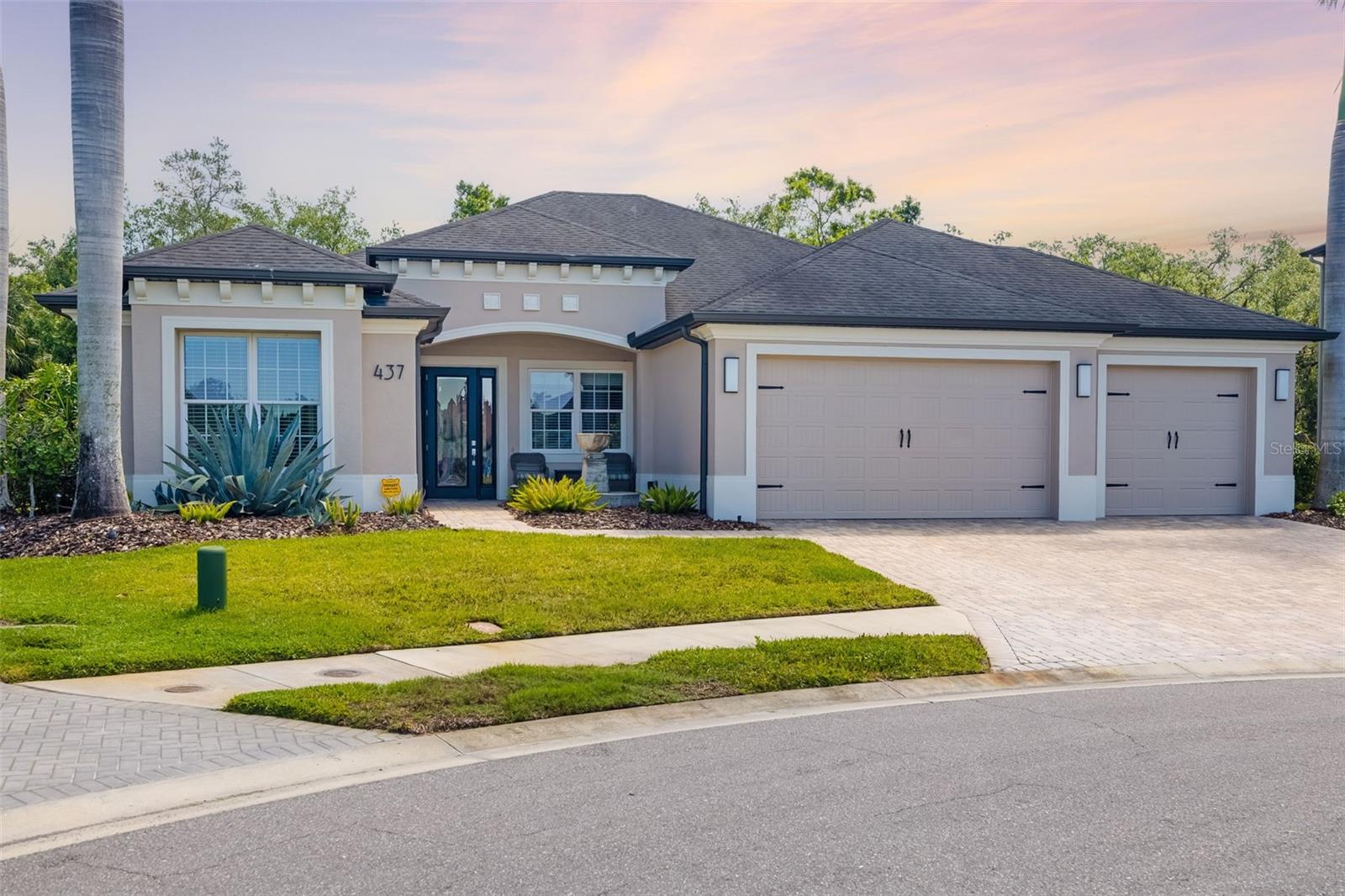 437 CHANTILLY TRL