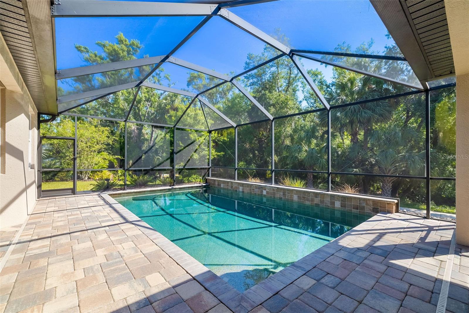 437 CHANTILLY TRL