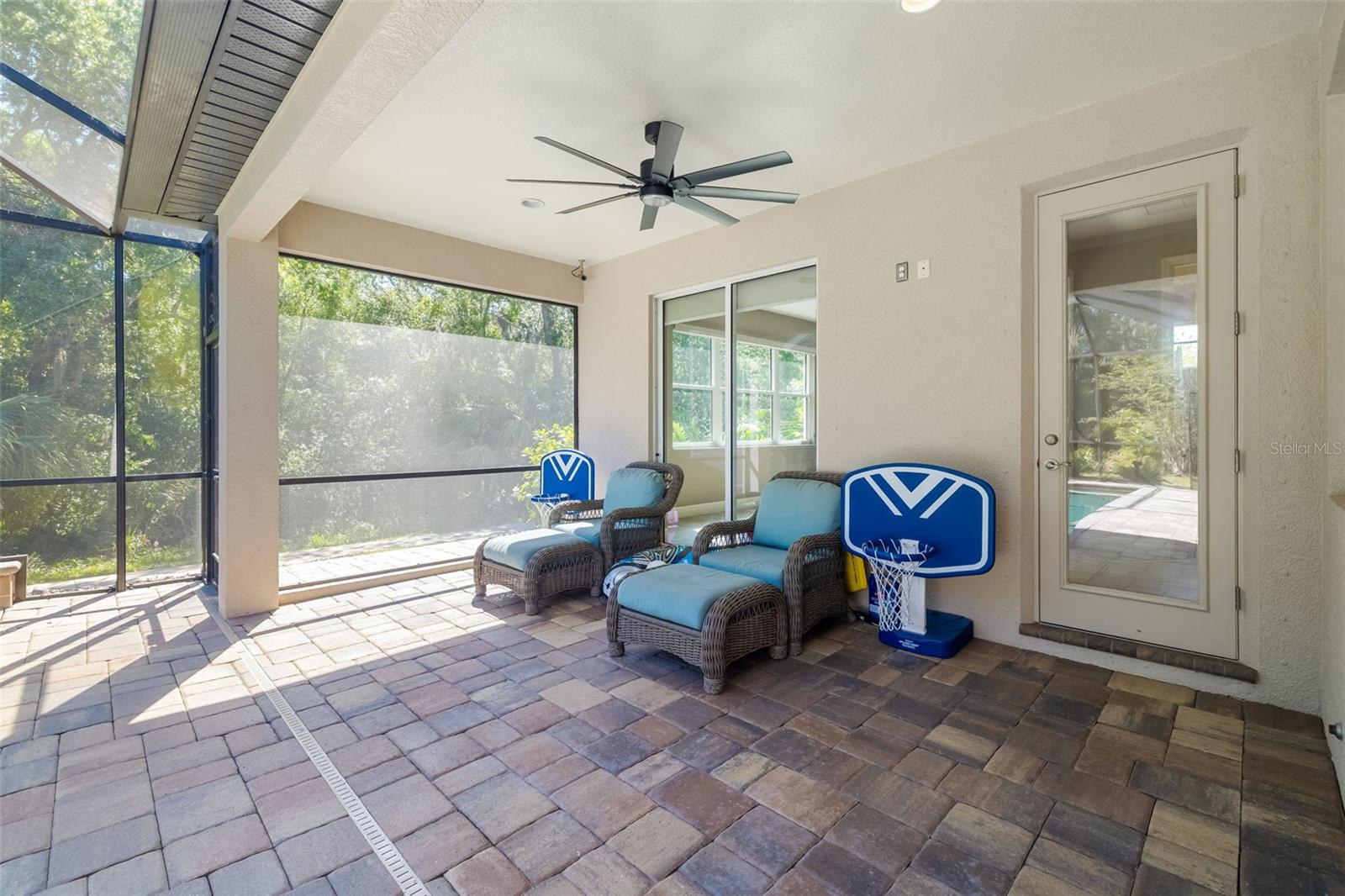 437 CHANTILLY TRL