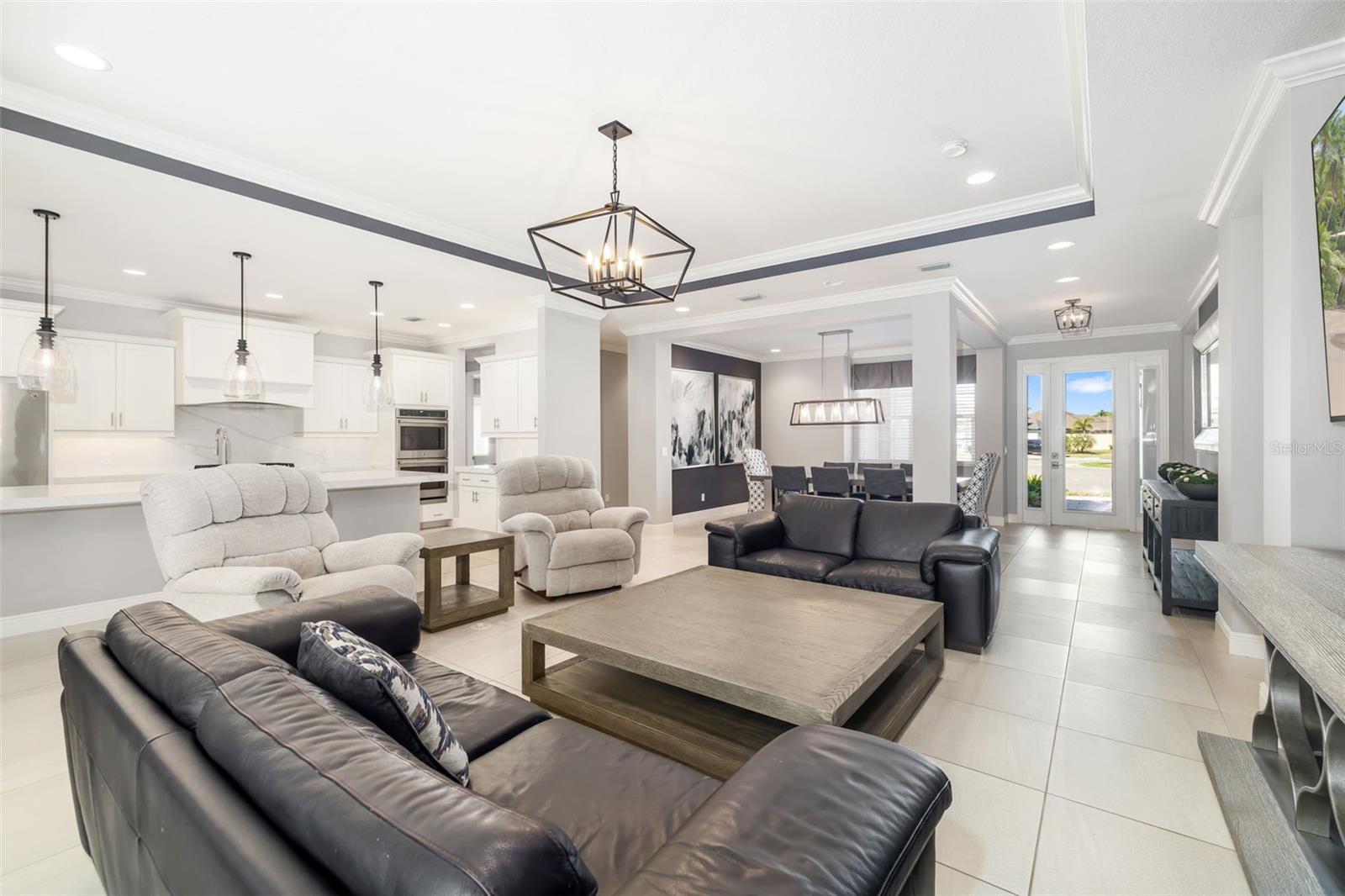 437 CHANTILLY TRL