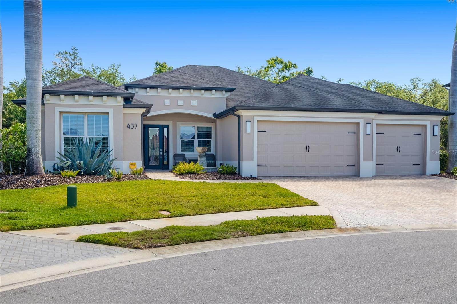 437 CHANTILLY TRL