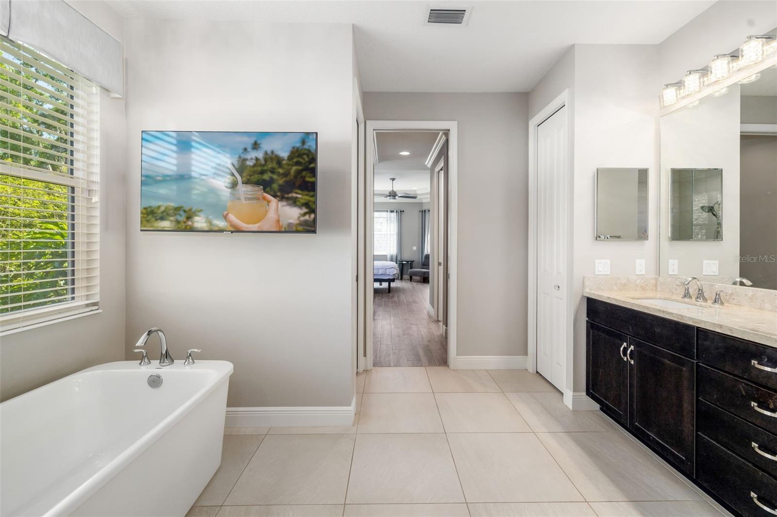 437 CHANTILLY TRL