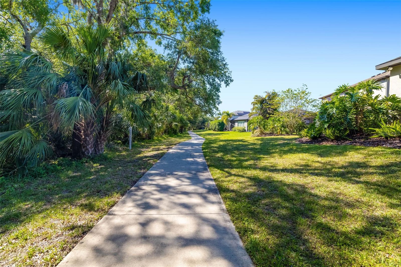 437 CHANTILLY TRL
