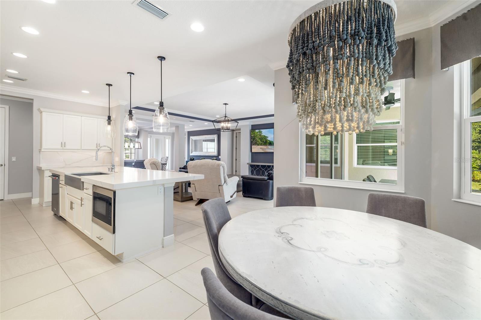 437 CHANTILLY TRL
