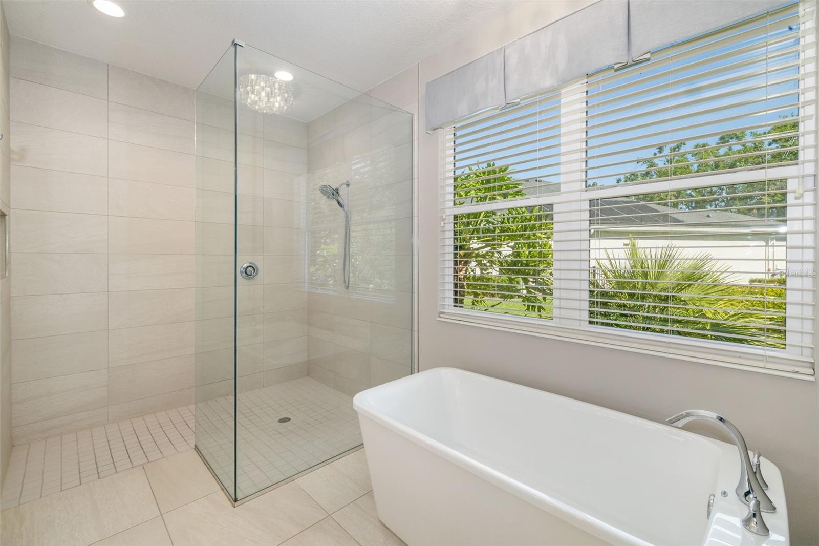 437 CHANTILLY TRL