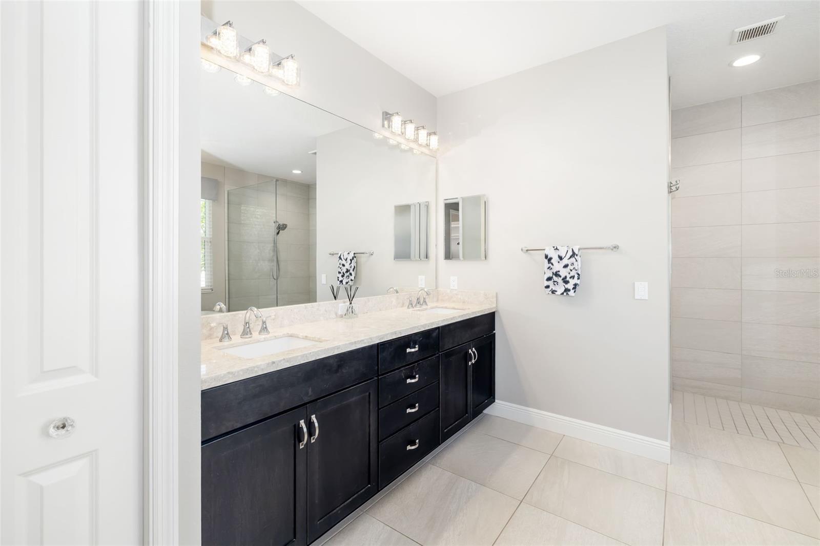 437 CHANTILLY TRL