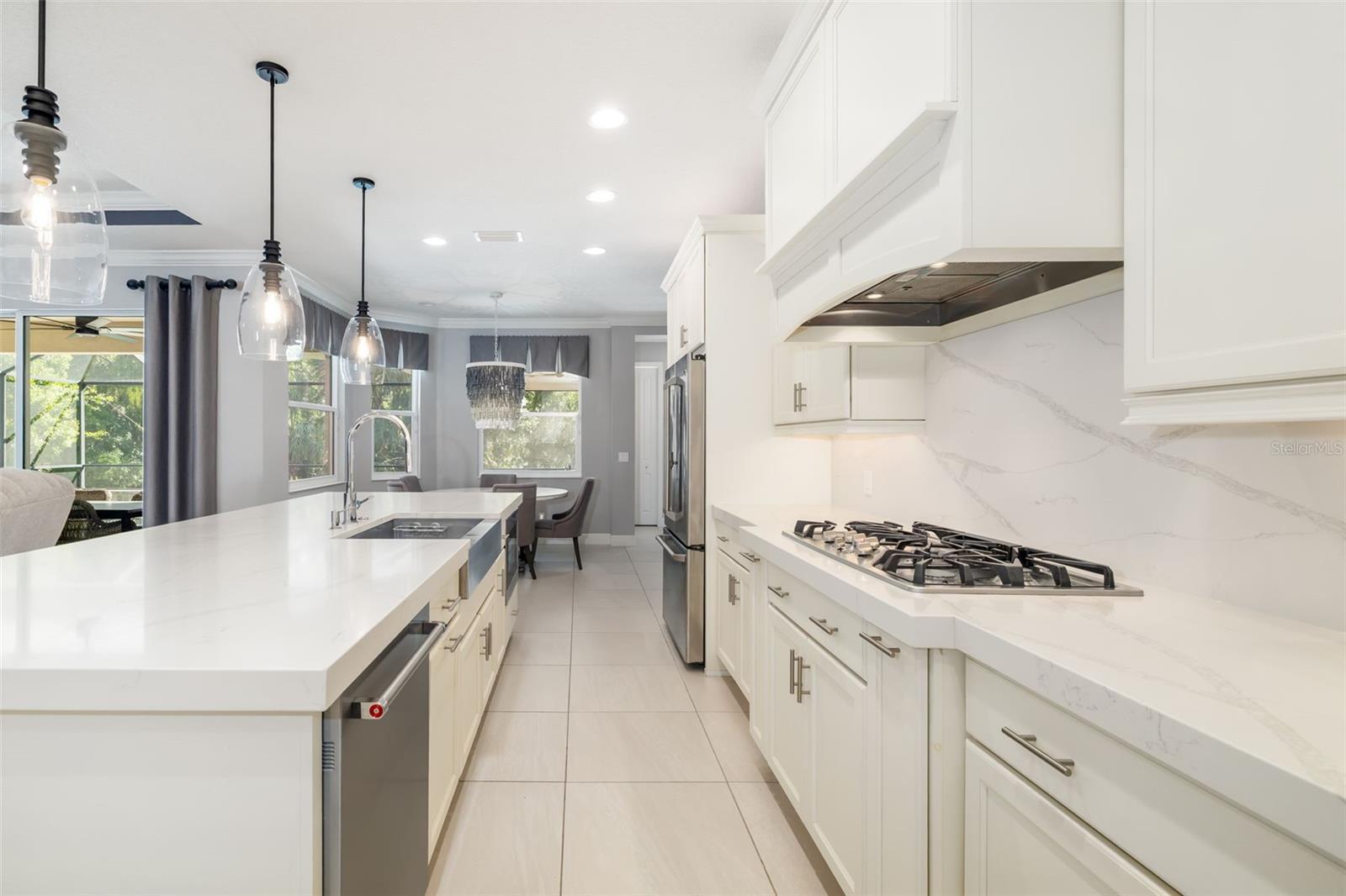 437 CHANTILLY TRL