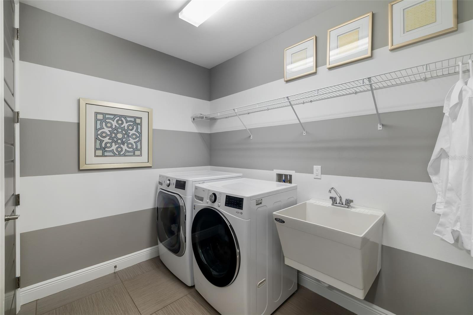 826 HONEYFLOWER LOOP