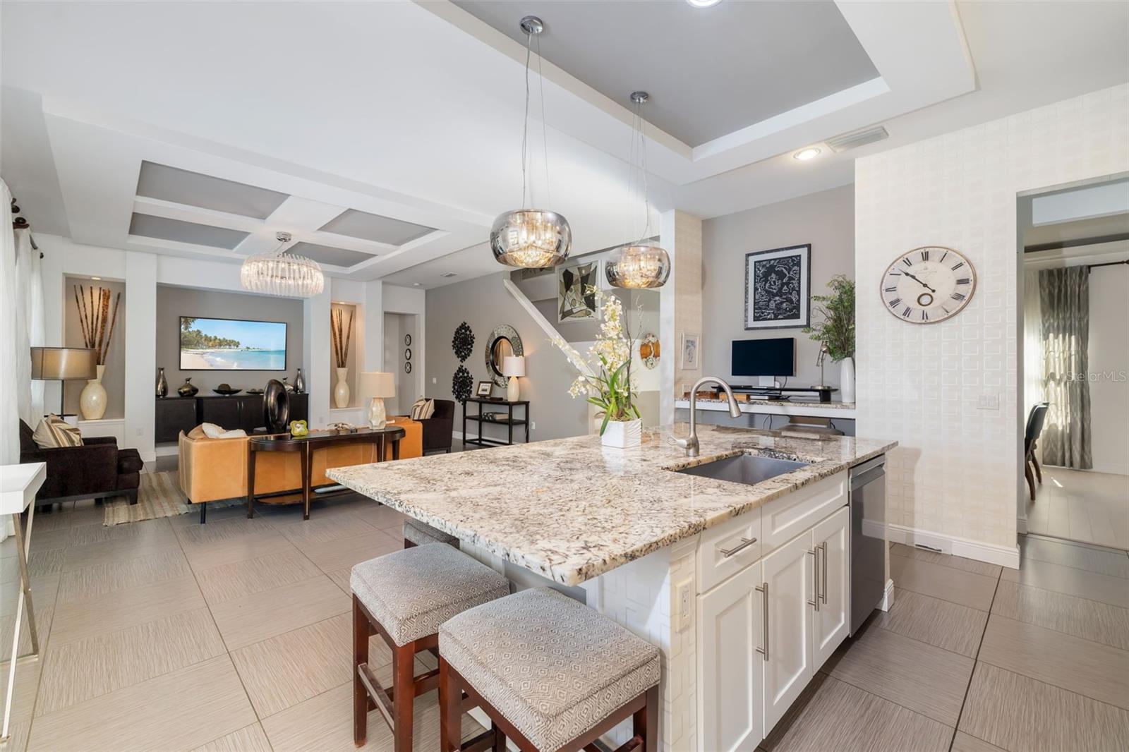 826 HONEYFLOWER LOOP