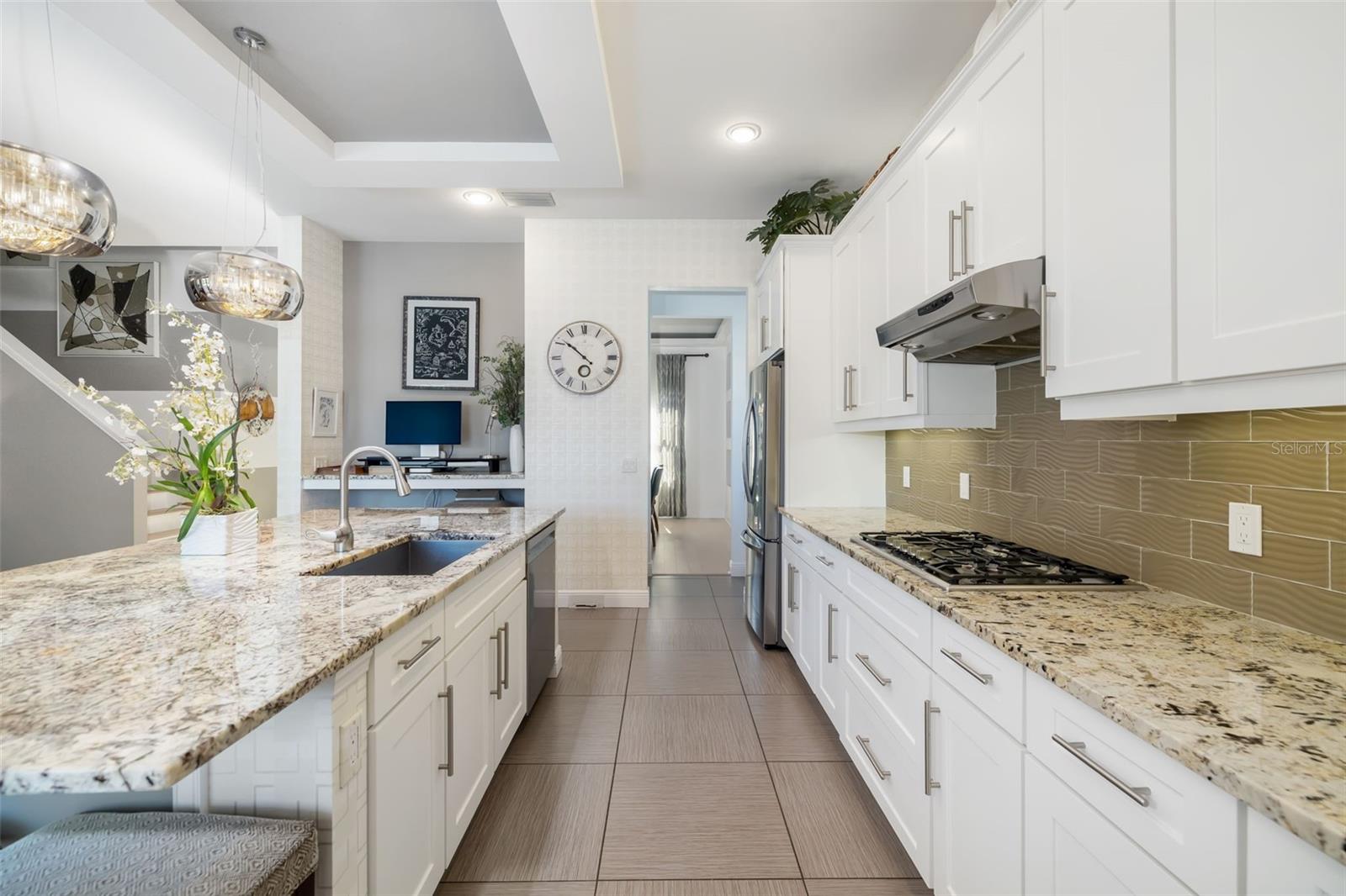 826 HONEYFLOWER LOOP