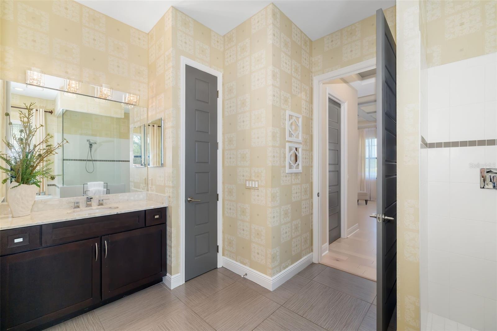 826 HONEYFLOWER LOOP