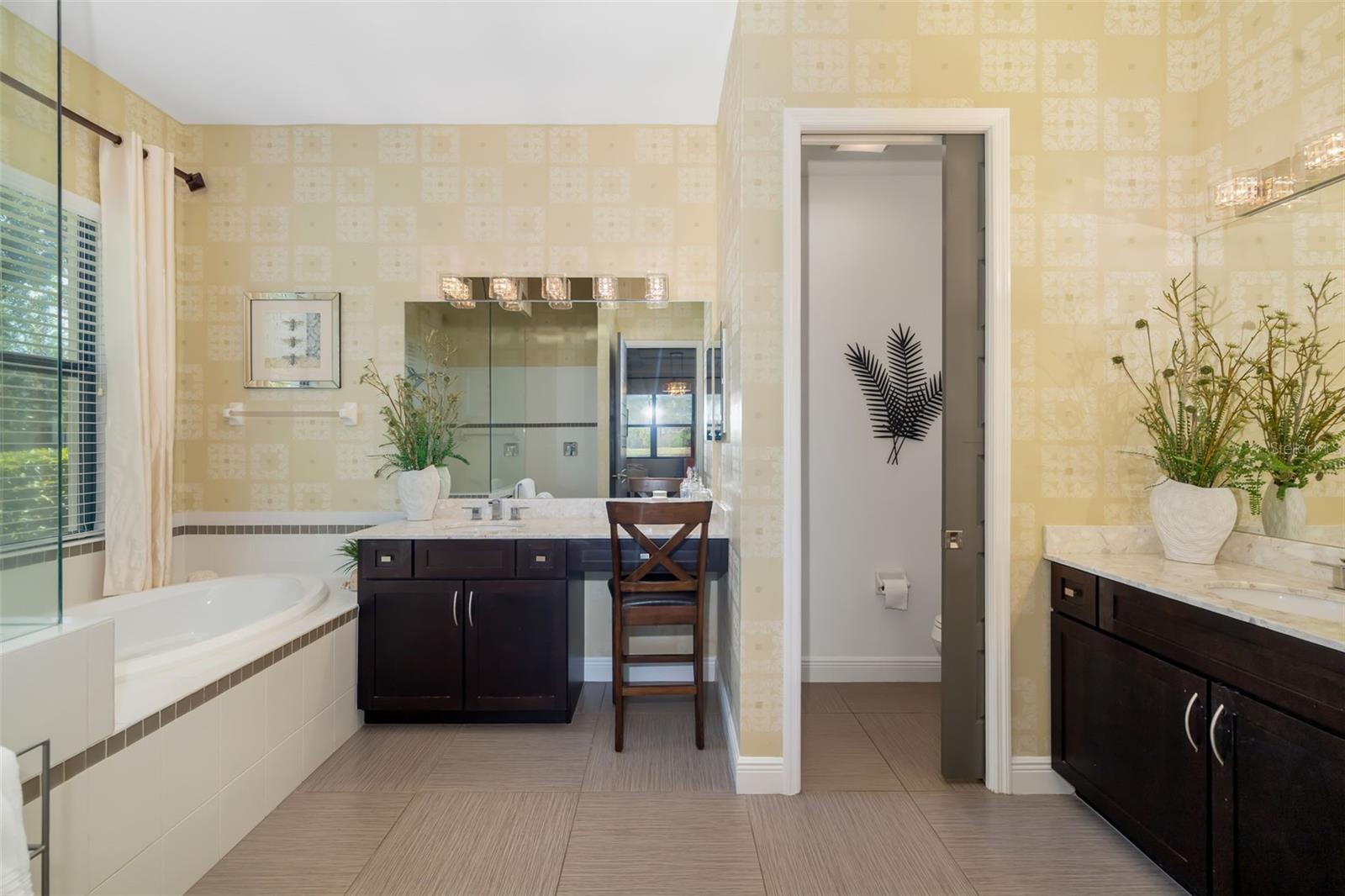 826 HONEYFLOWER LOOP