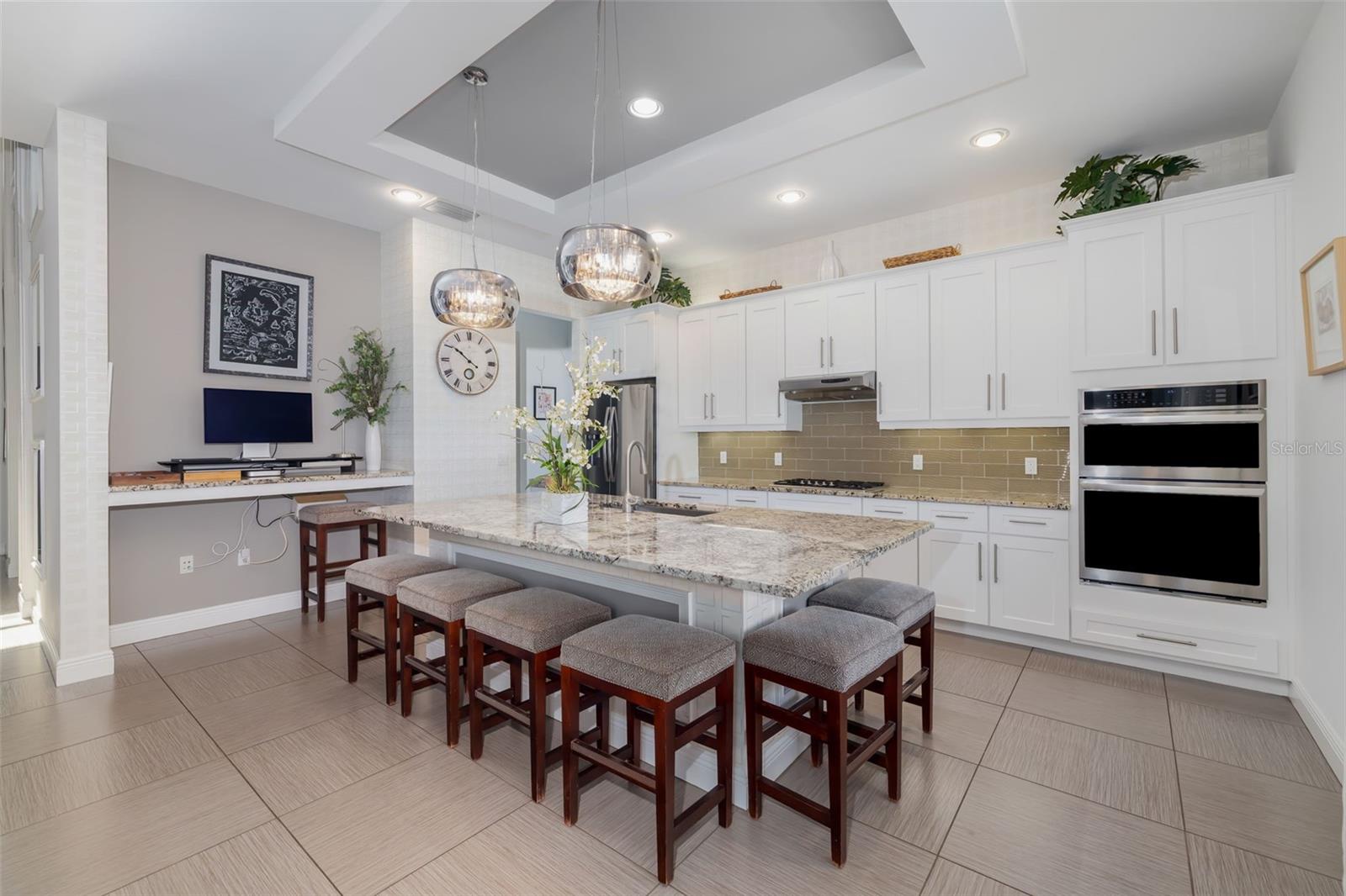 826 HONEYFLOWER LOOP